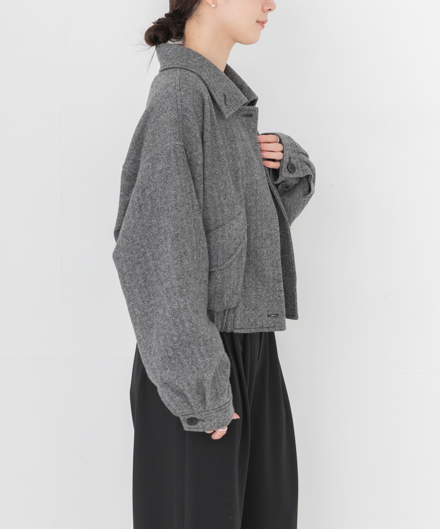 GRAY