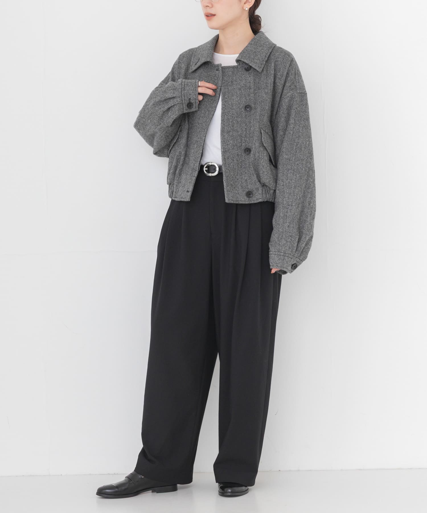 GRAY
