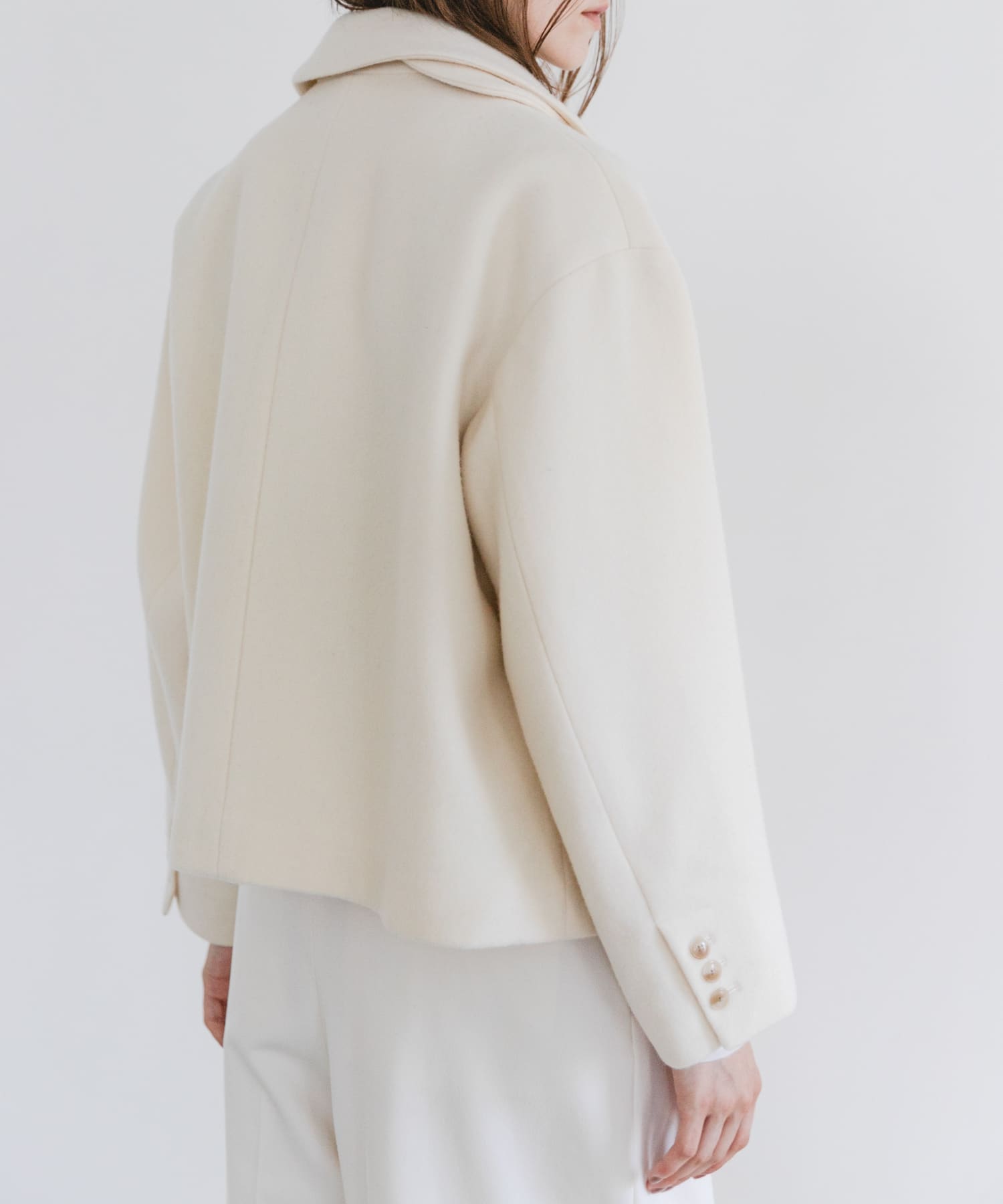 OFF WHITE