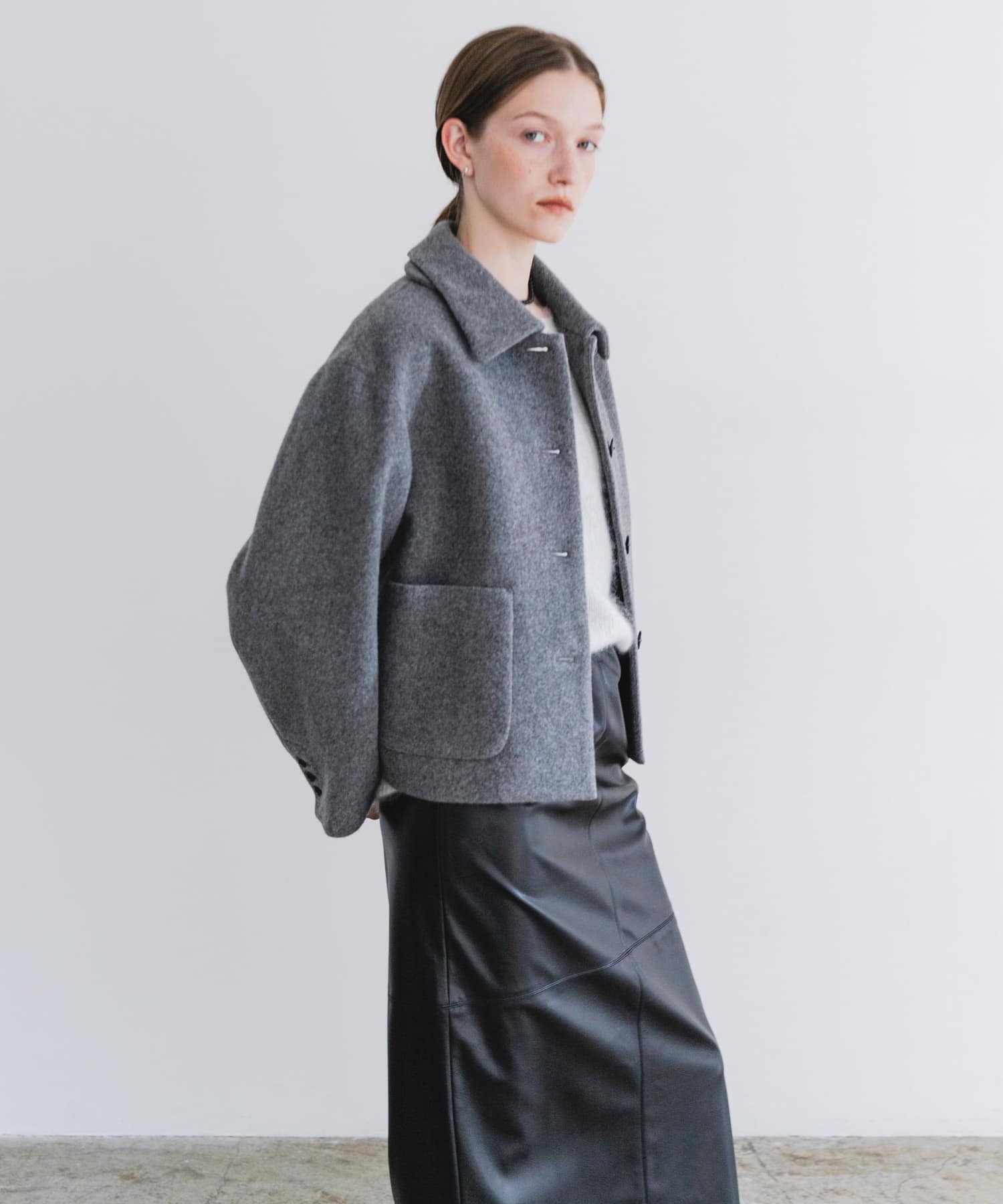 GRAY