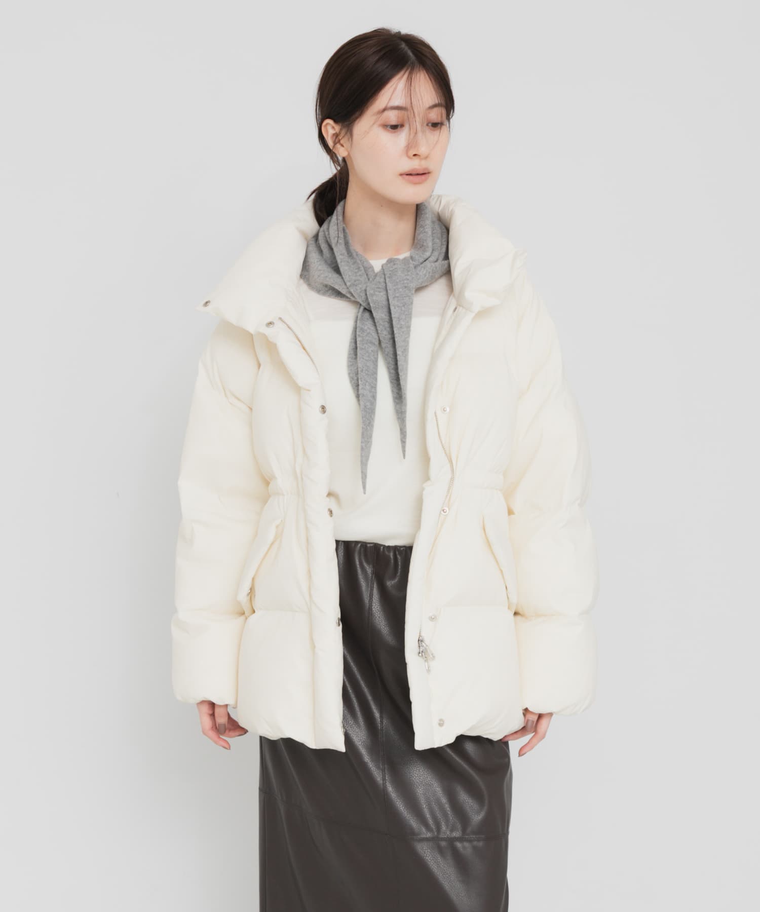 OFF WHITE
