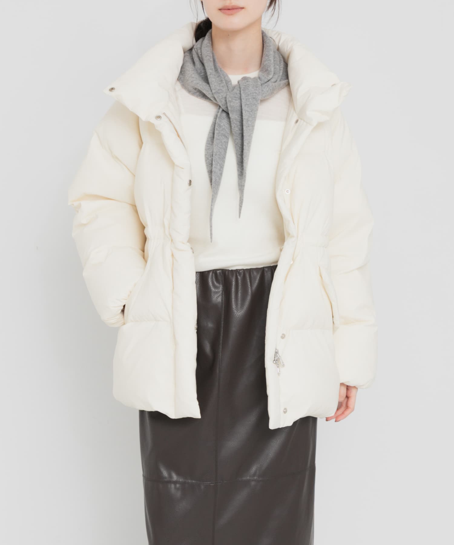 OFF WHITE