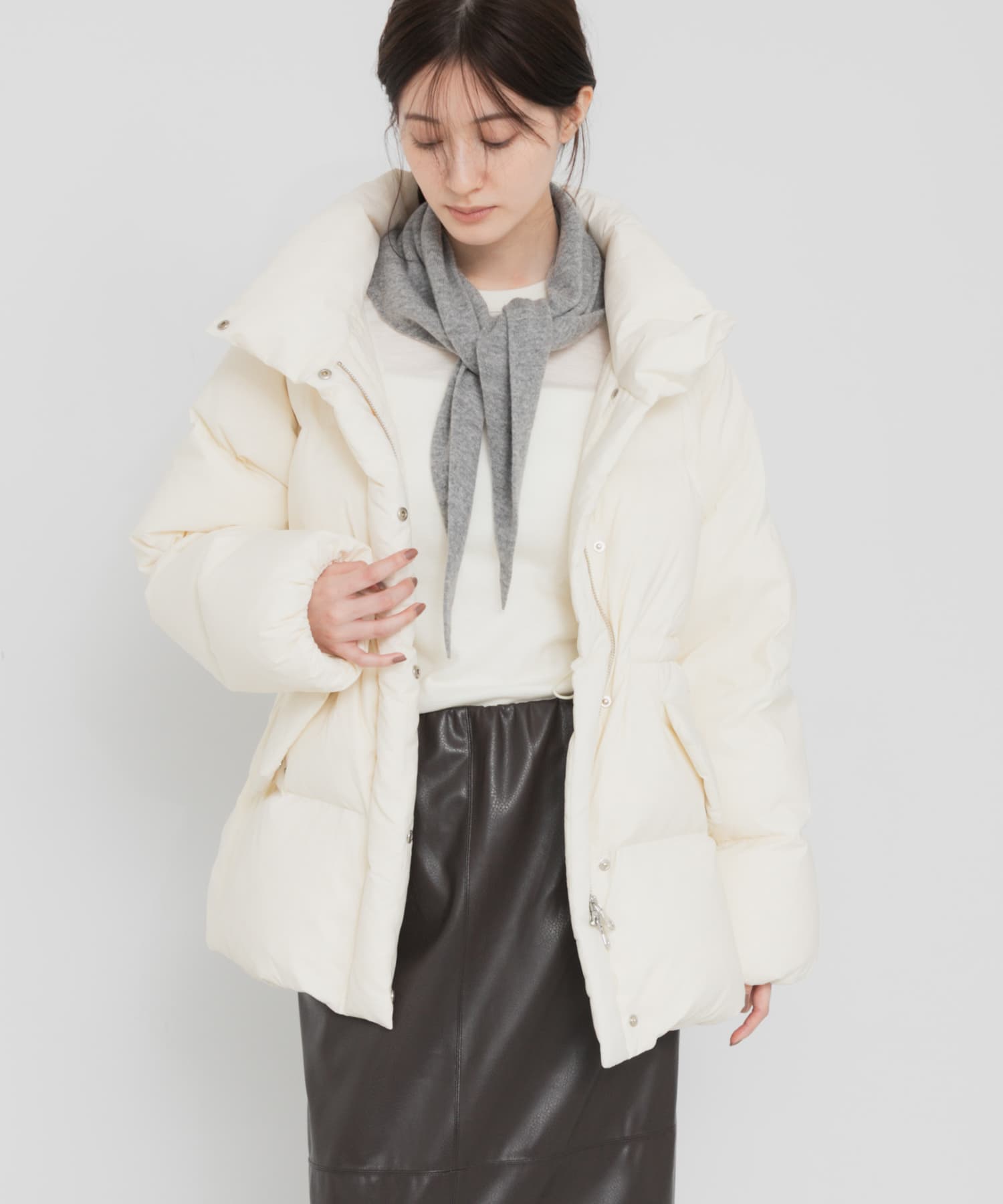 OFF WHITE