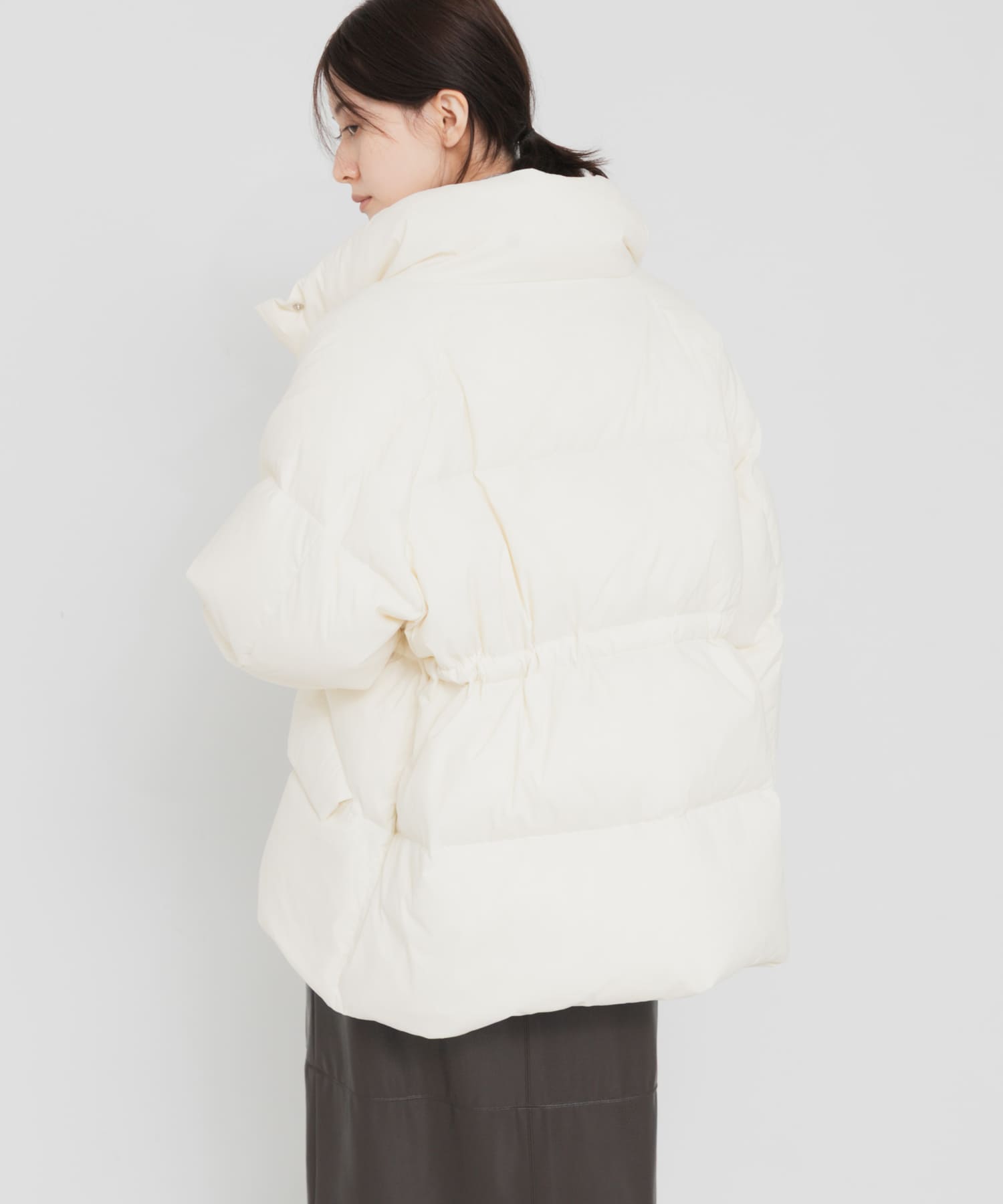 OFF WHITE