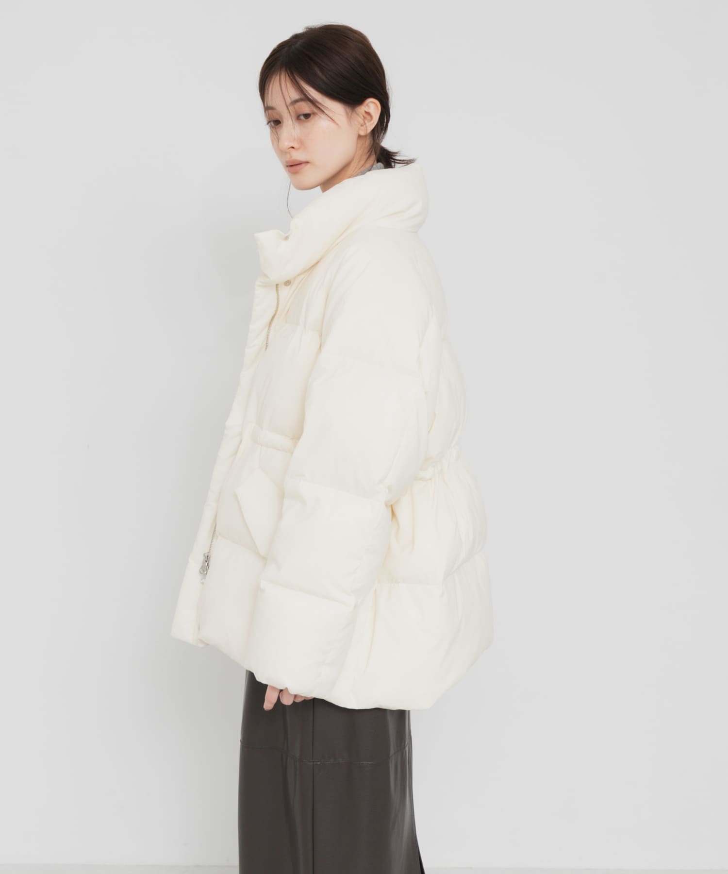 OFF WHITE