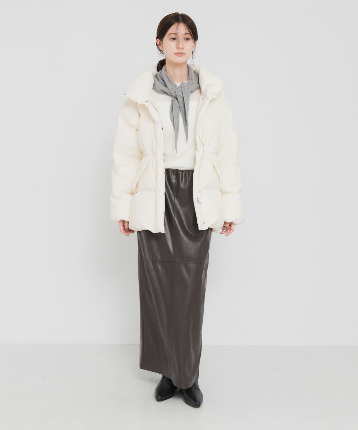 OFF WHITE