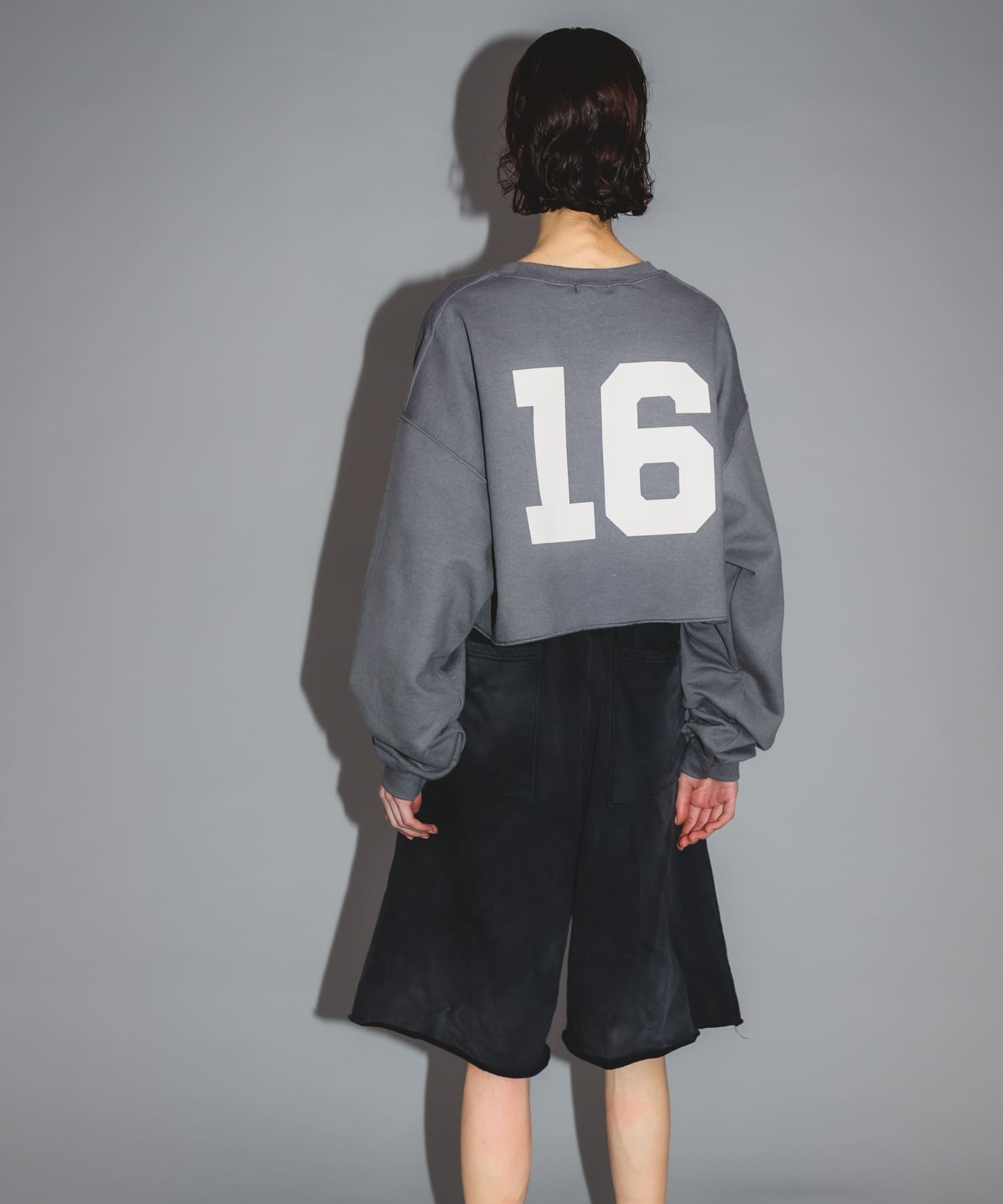 Teya　TEYA SHORT SWEAT CHARCOAL Free