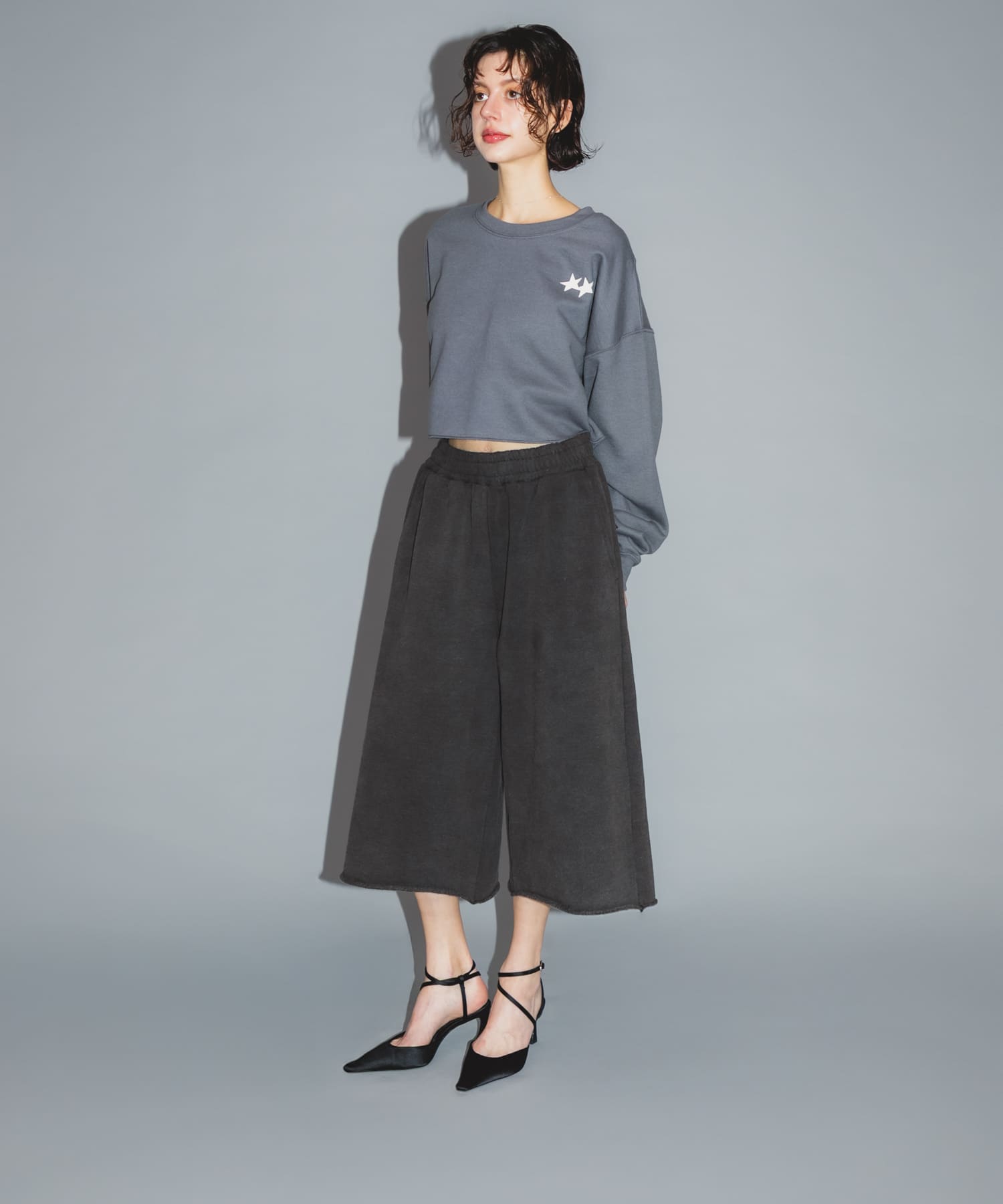 Teya　TEYA SHORT SWEAT CHARCOAL Free