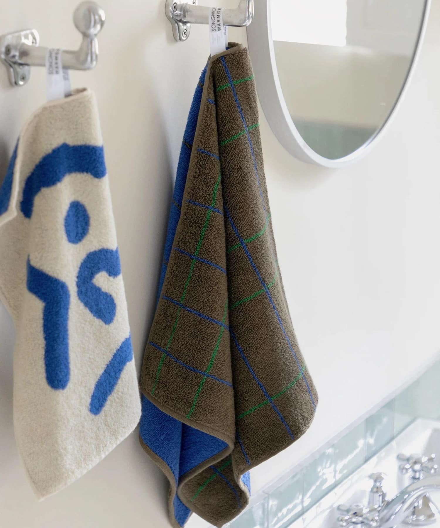 D/BROWN