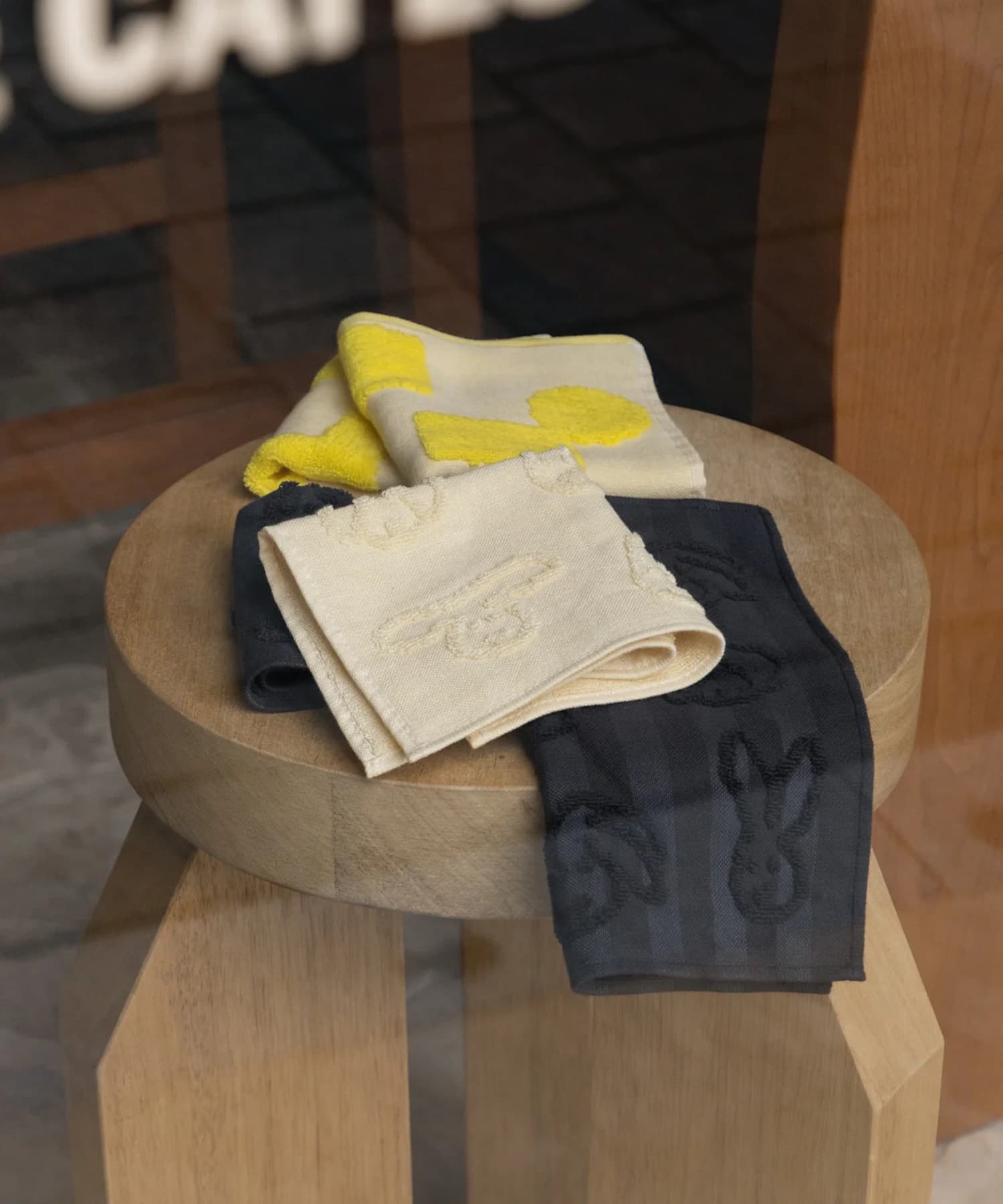 WARMGREYTAIL　BUNNY BUNNY HAND CLOTH IVORY -