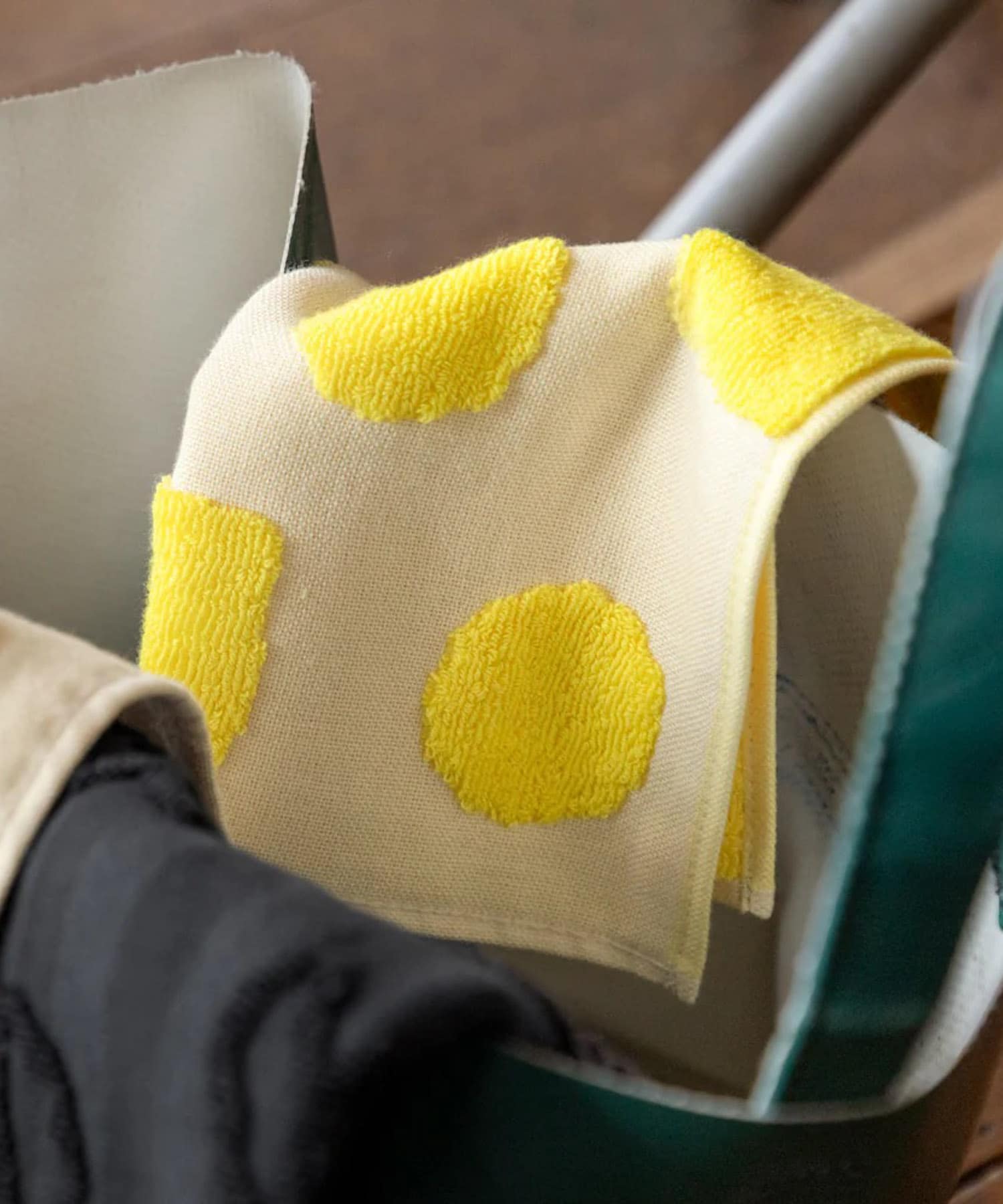 WARMGREYTAIL　CORN HAND CLOTH YELLOW -