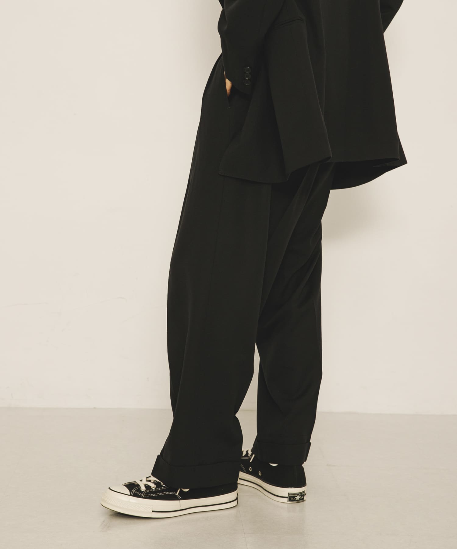 A PRESSE Wool Wide Tapered Trousers(1 NAVY): ボトム｜URBAN