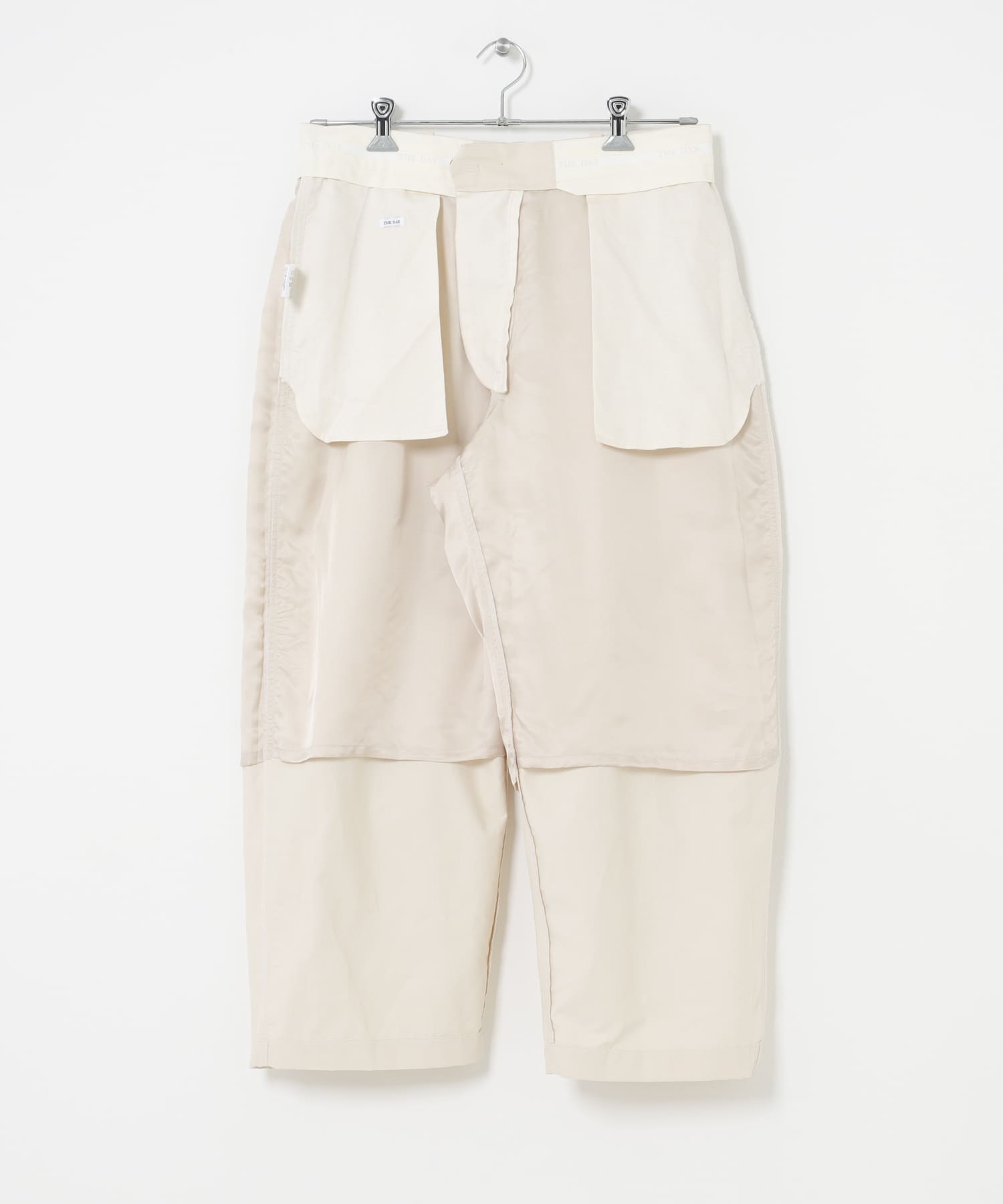 OFF WHITE