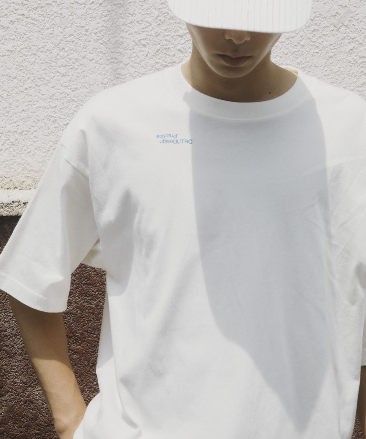 V WHITE