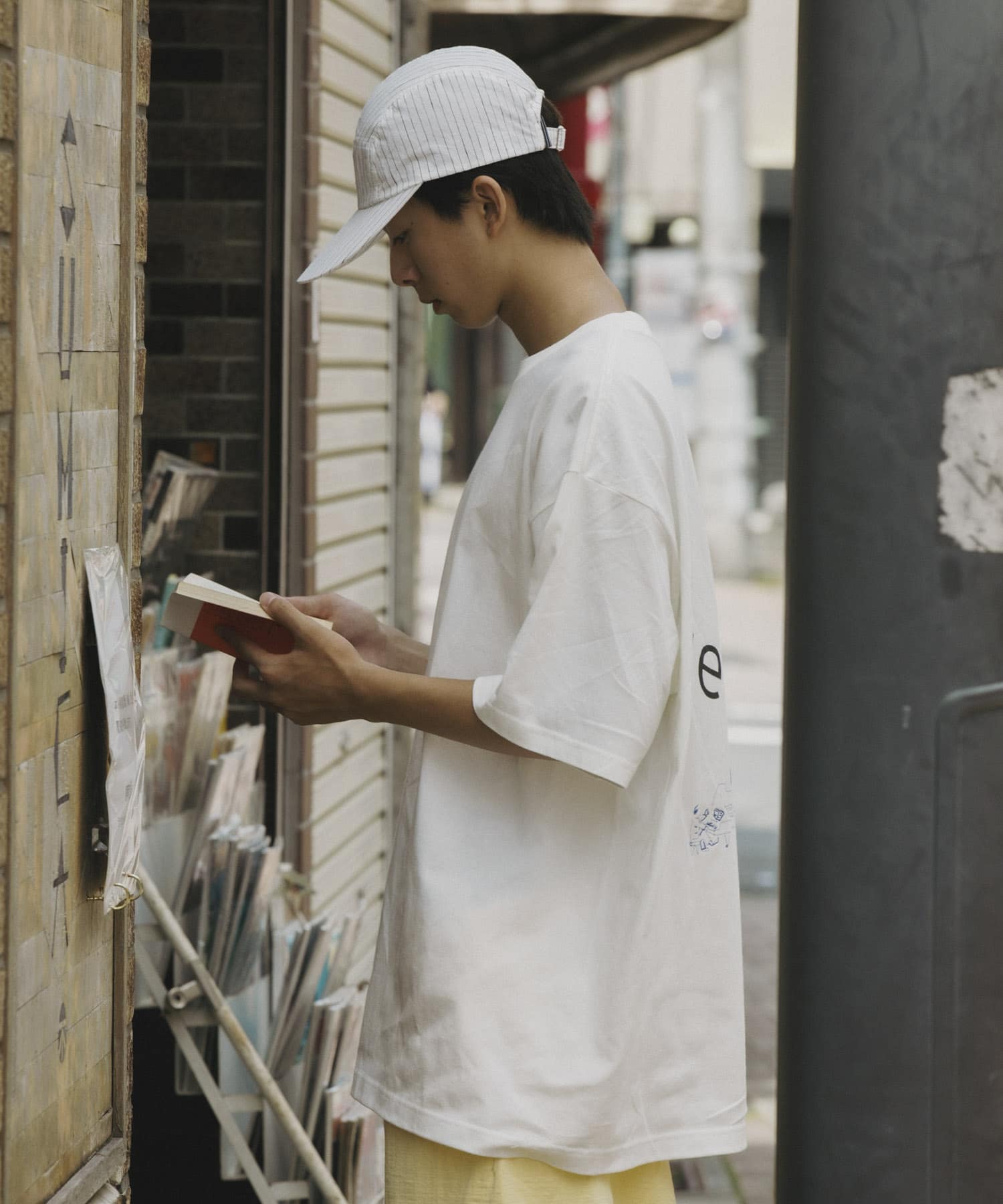 V WHITE