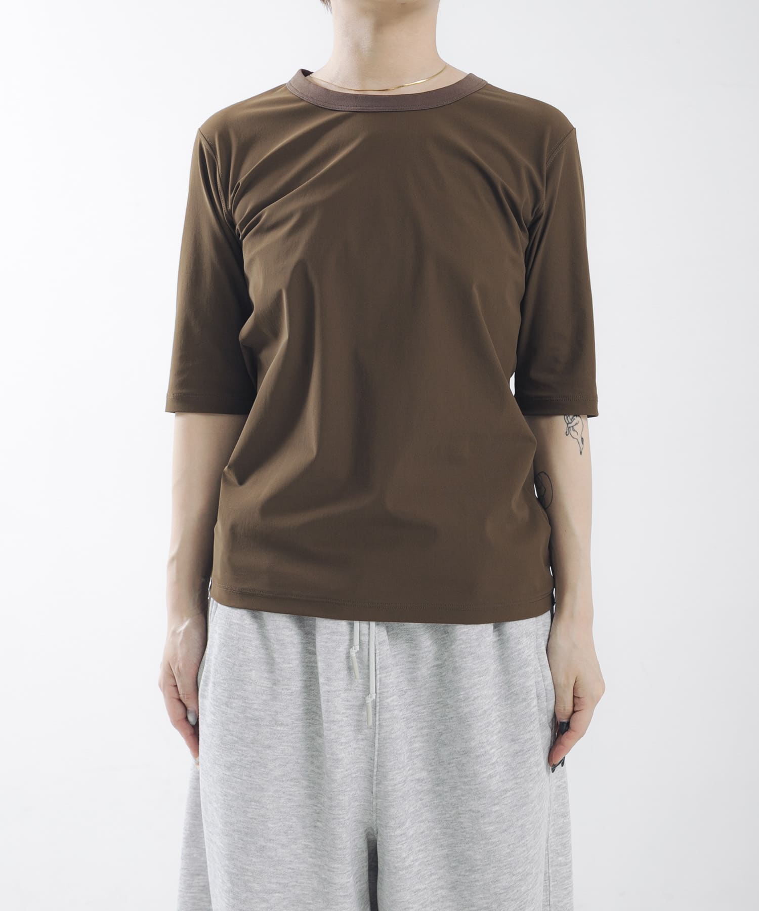 BROWN GRAY