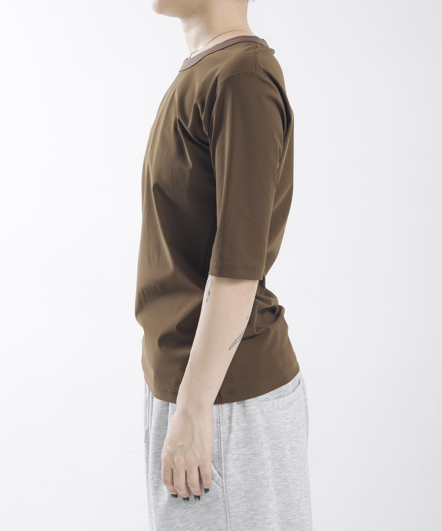 BROWN GRAY
