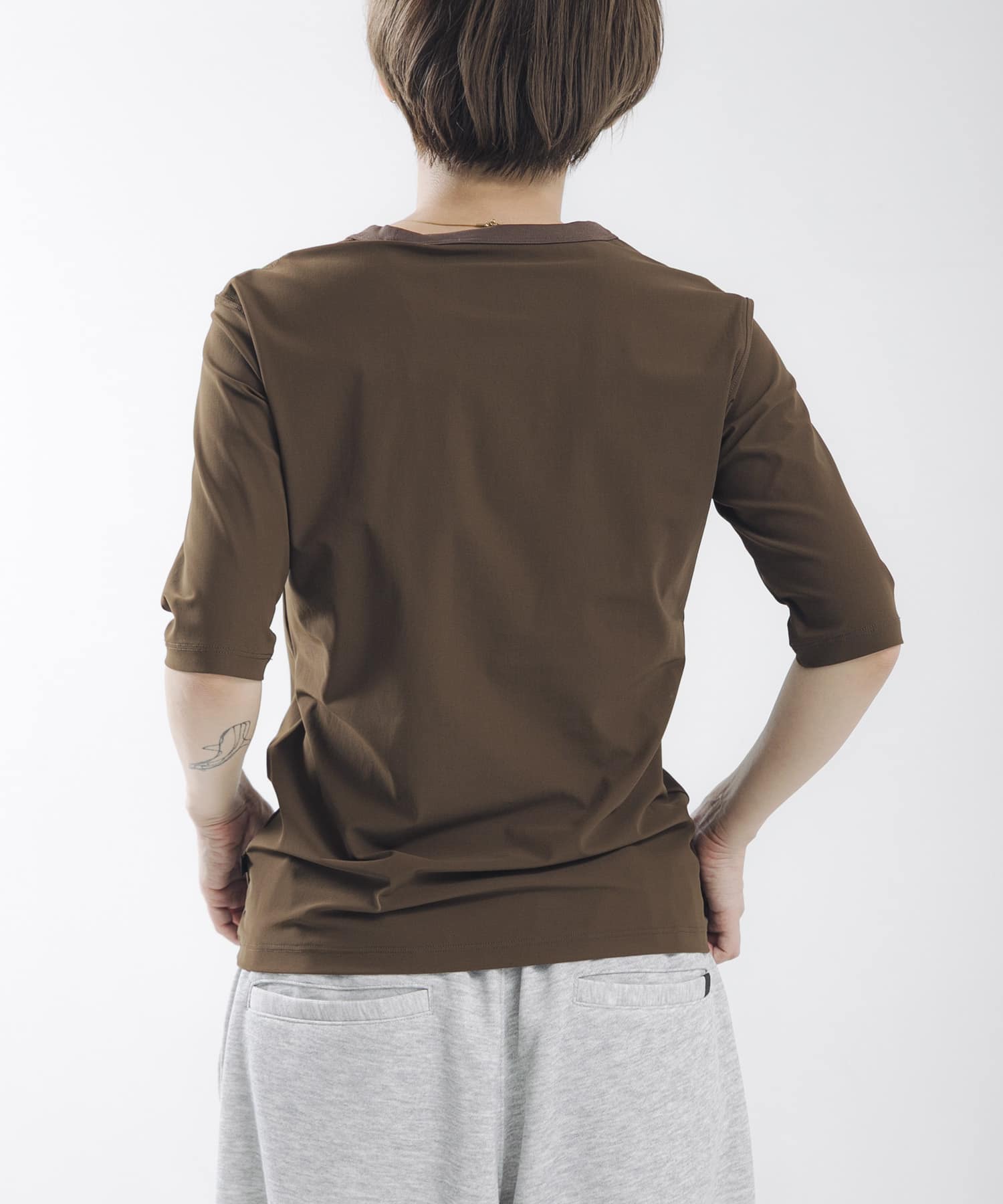 BROWN GRAY