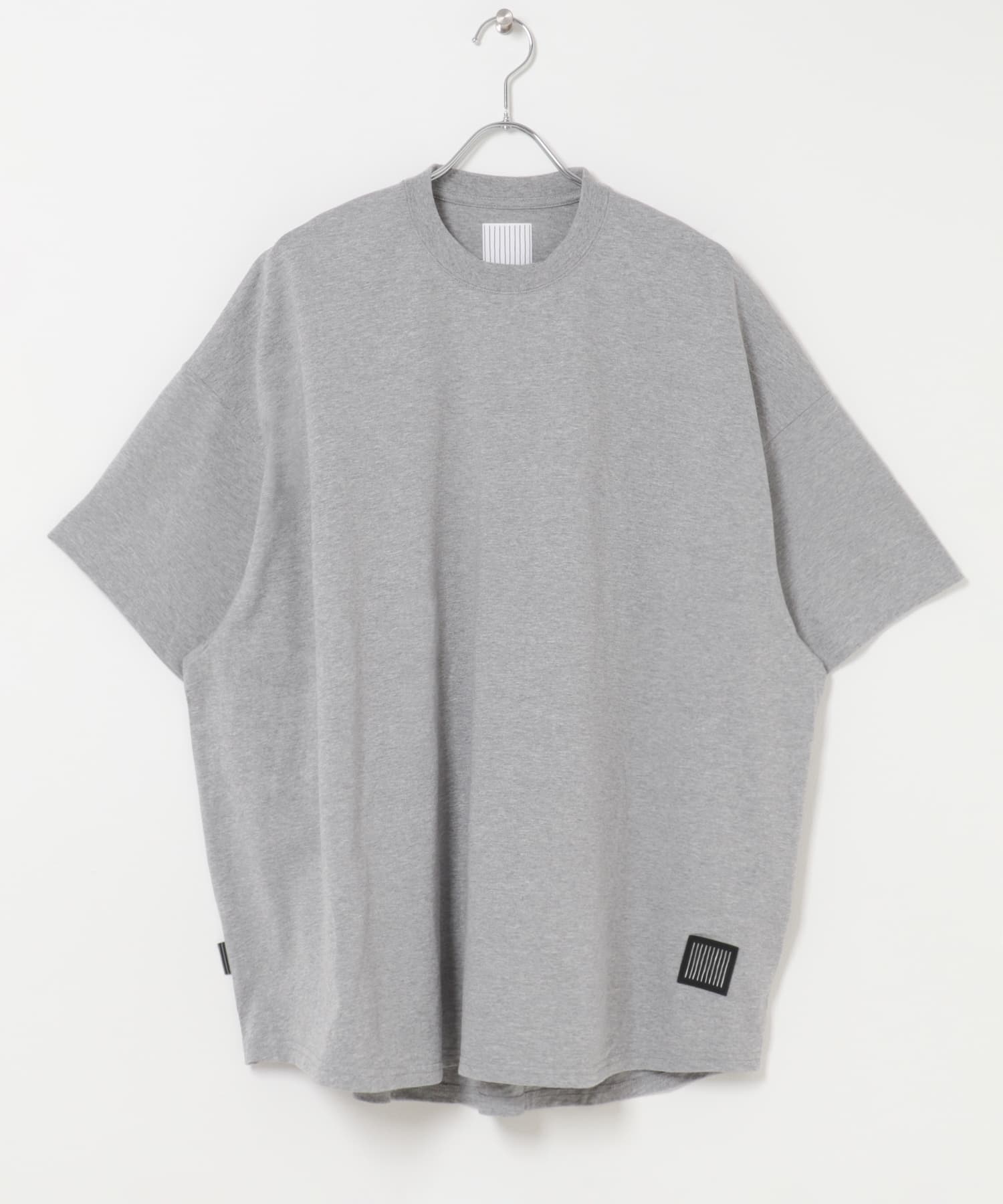 GREY M