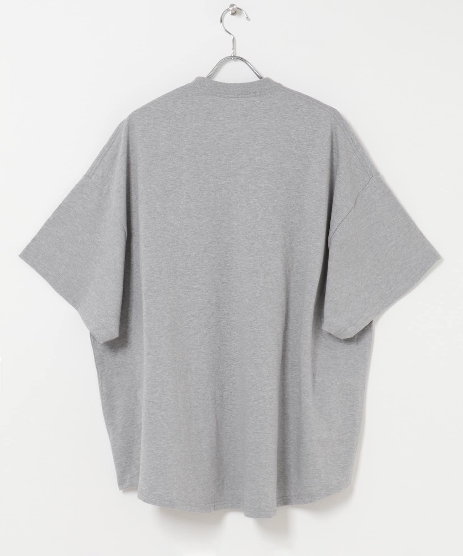 GREY M