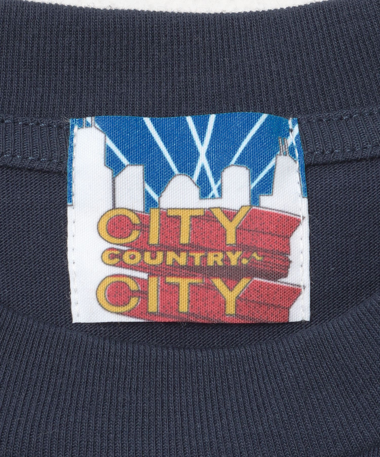 CITY COUNTRY CITY　EMBROIDERD LOGO BORDER T NAVY M