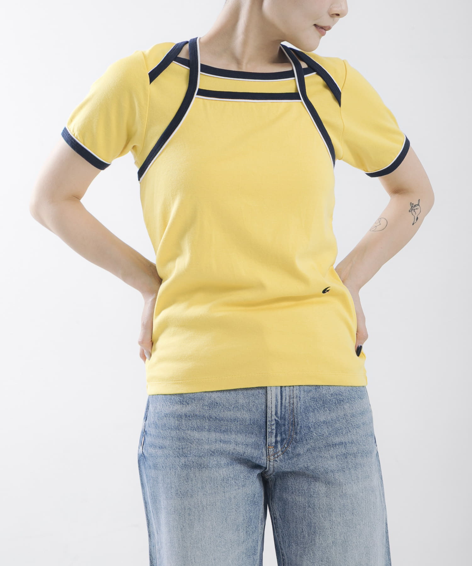 YELLOW