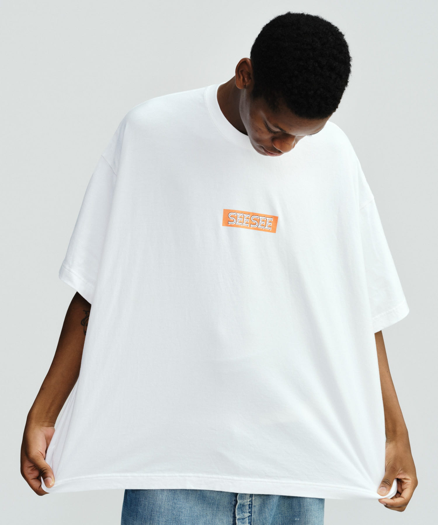 SEE SEE Tシャツ ホワイト ボーダー Lサイズ SEE SEE SUPER BIG SQUARE LOGO TEE(M WHITE): トップス｜URBAN