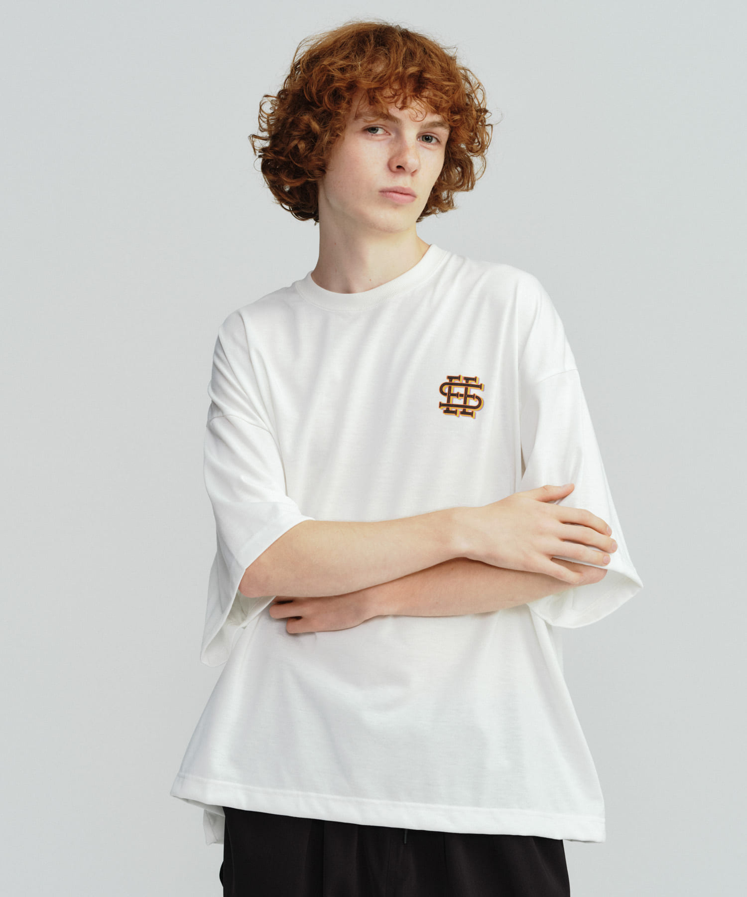 SEE SEE SUPER BIG COLOR LOGO TEE(M WHITE): トップス｜URBAN
