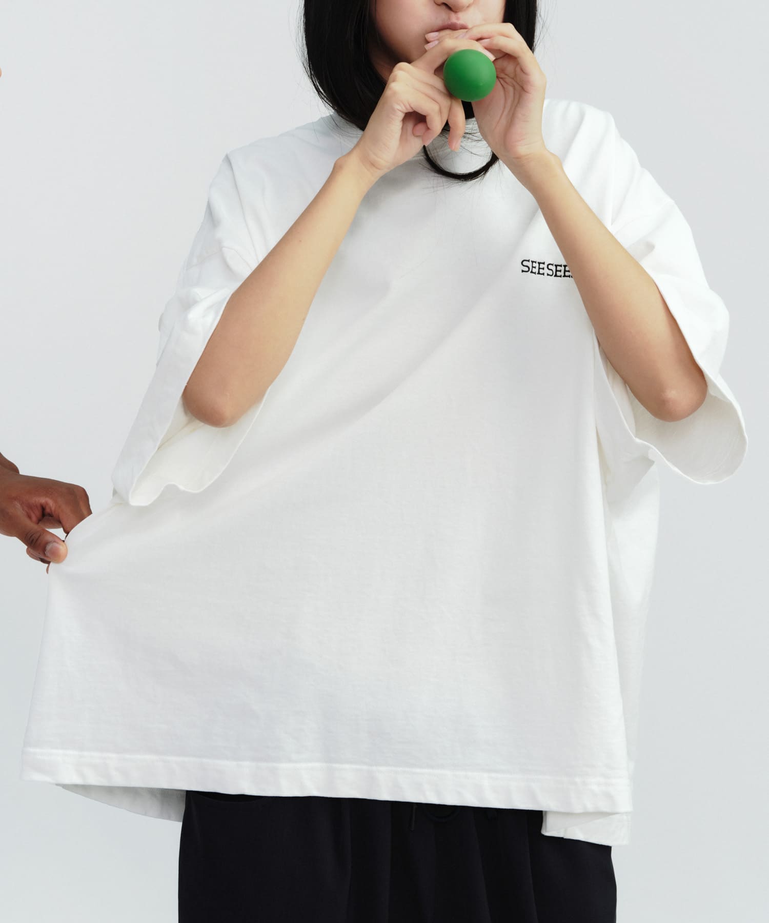 SEE SEE SUPER BIG DOUBLE DOT TEE(M WHITE): トップス｜URBAN