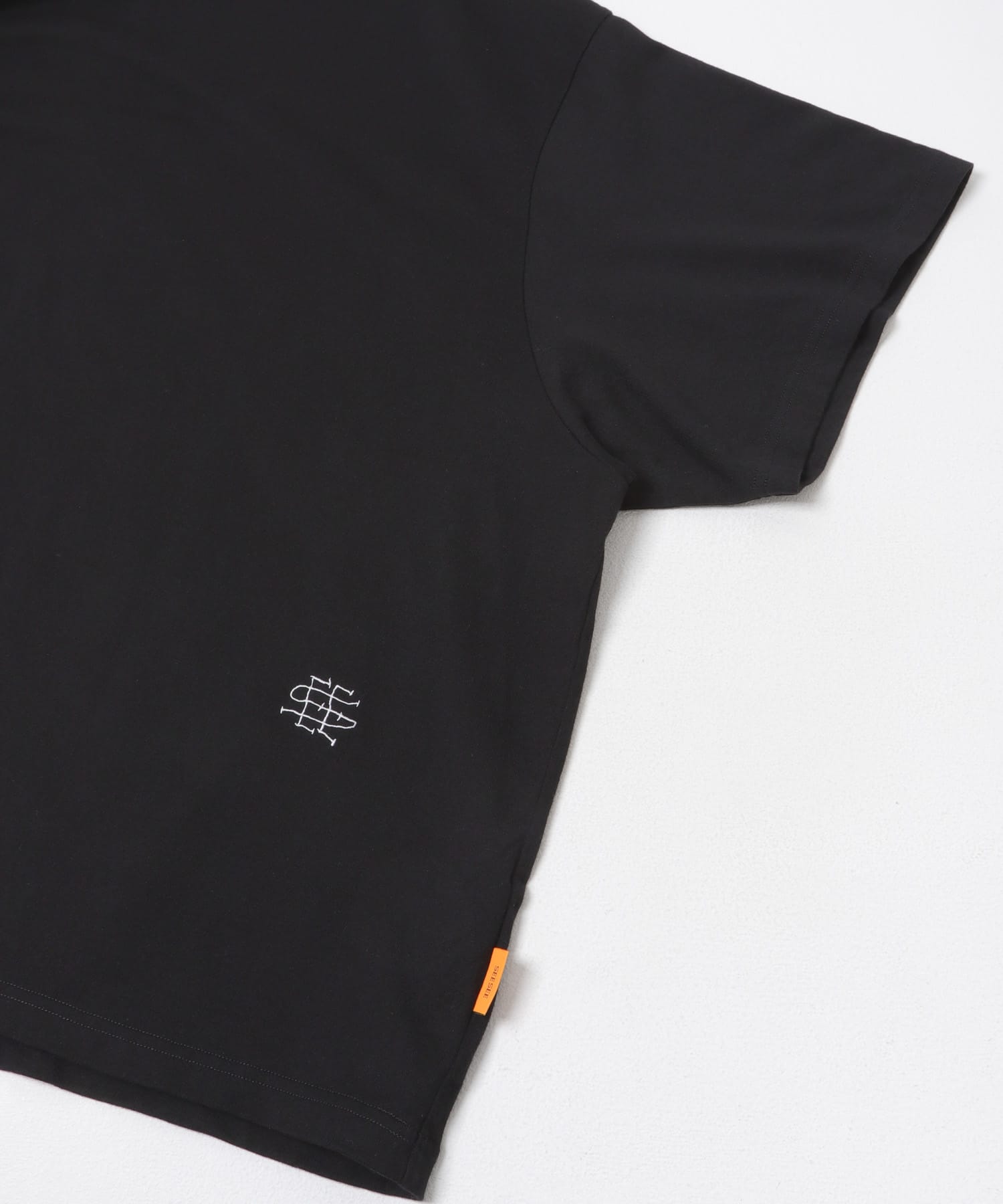 SEE SEE S BIG CALLIGRAPHY LOGO(M WHITE): トップス｜URBAN RESEARCH