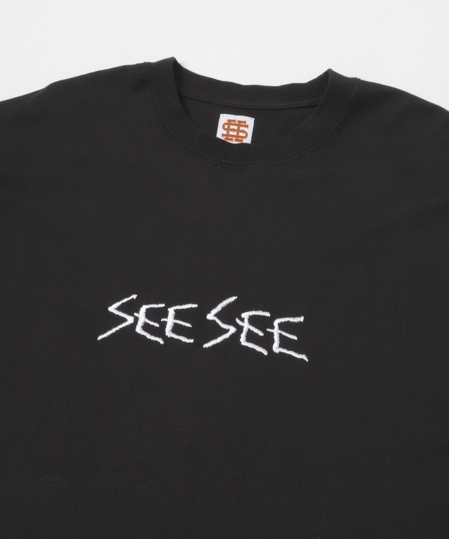 SEE SEE SUPER BIG CALLIGRAPHY TEE(M BLACK): トップス｜URBAN