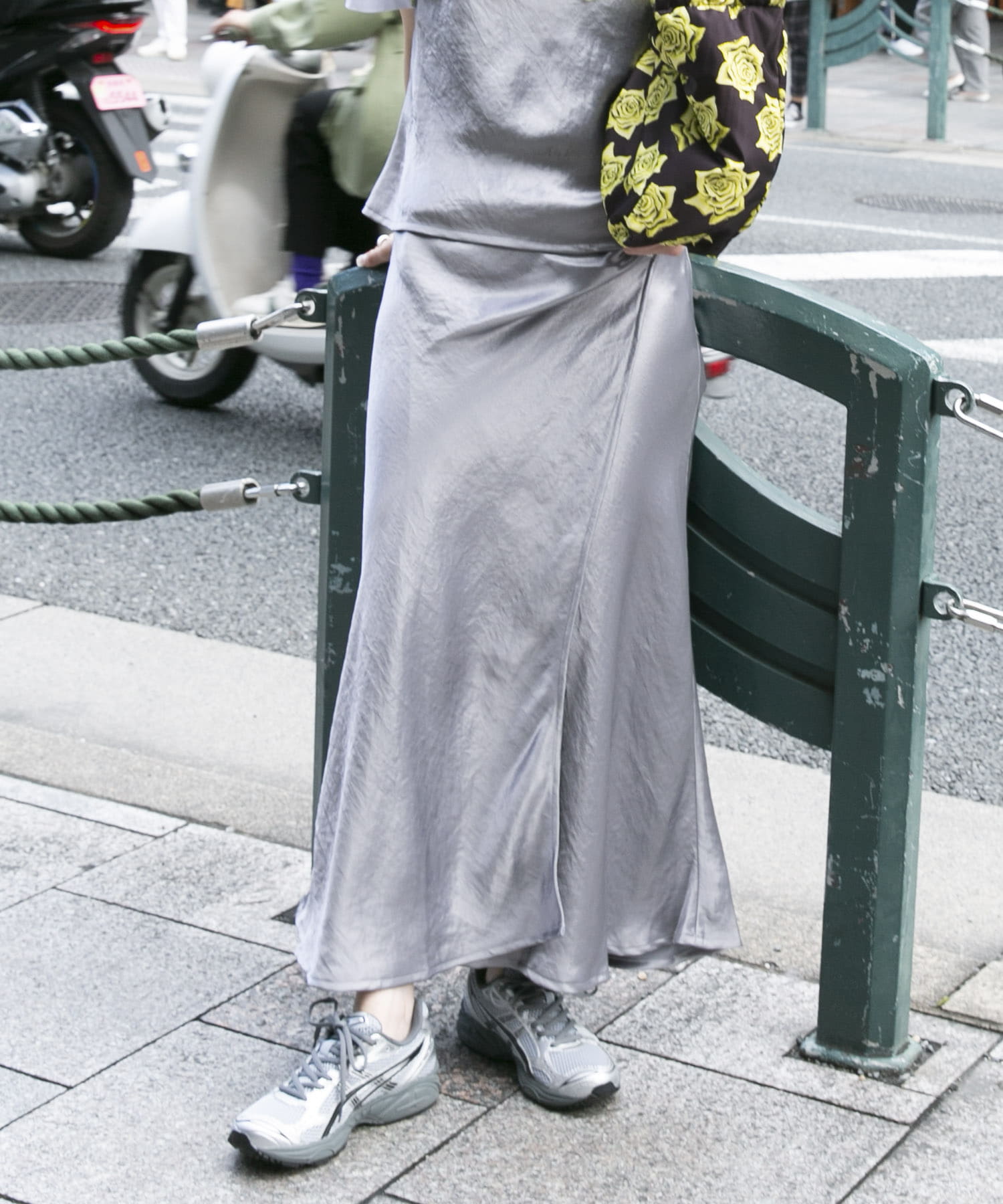 COOME　SATIN WRAP SKIRT