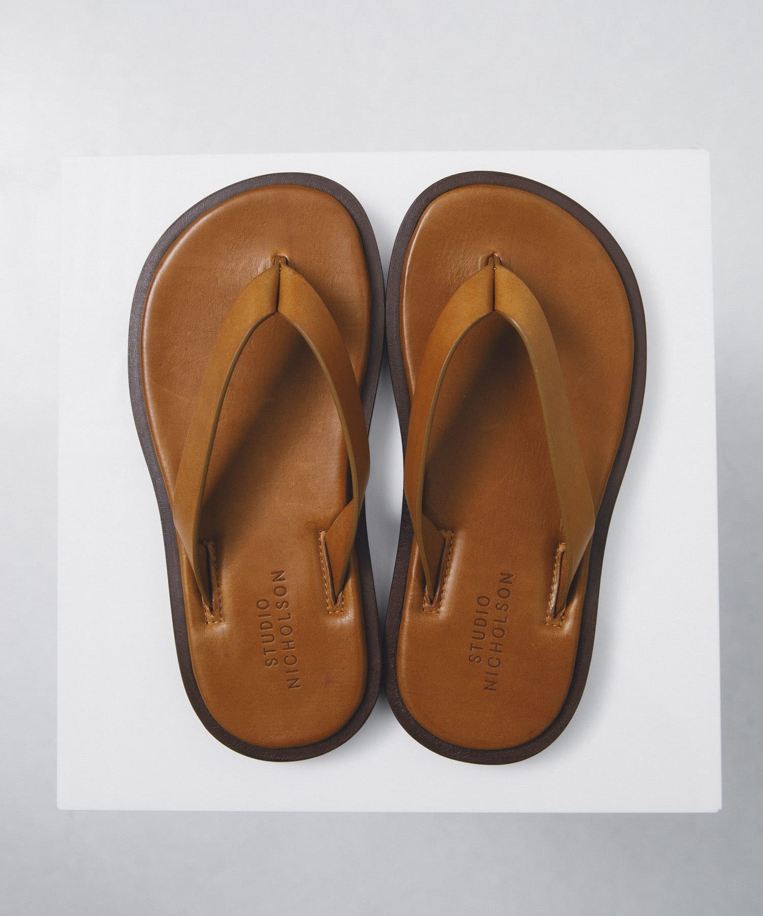 STUDIO NICHOLSON　FOOTBED THONG CURREN