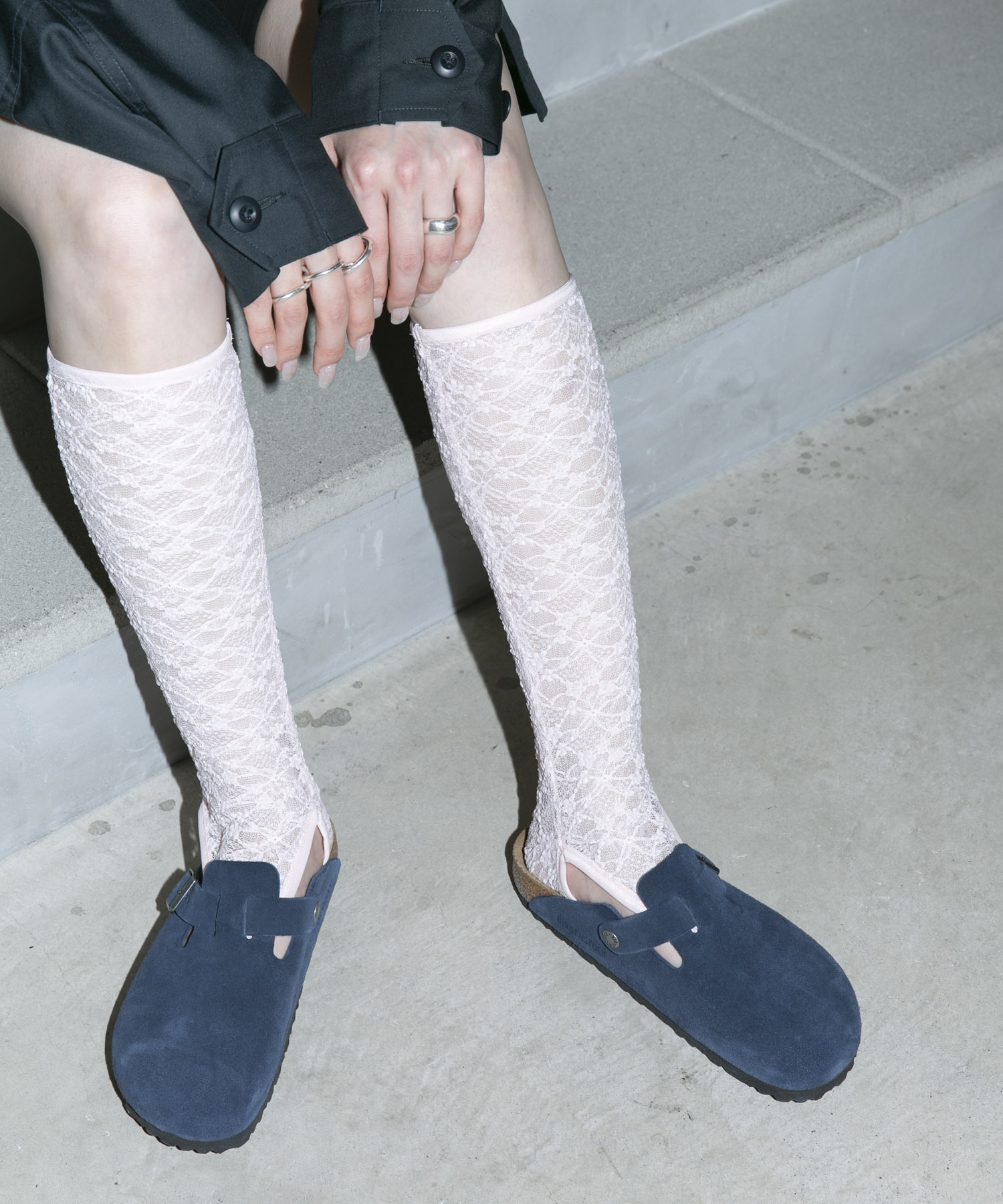 SIMONE WILD　LACE THONG SOCKS