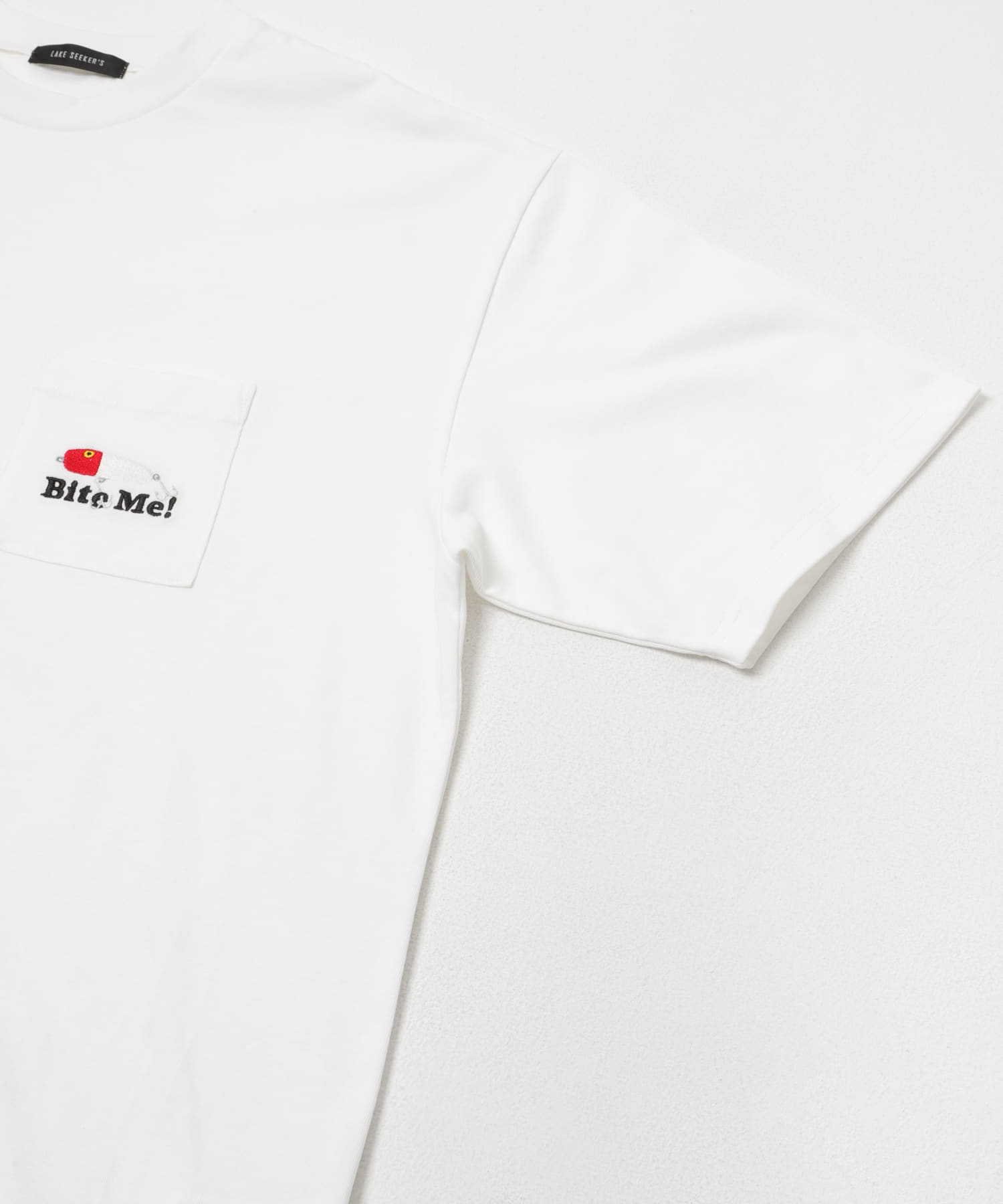 『別注』TASF×LAKE SEEKERS　BITE ME! ポケットTEE WHITE M
