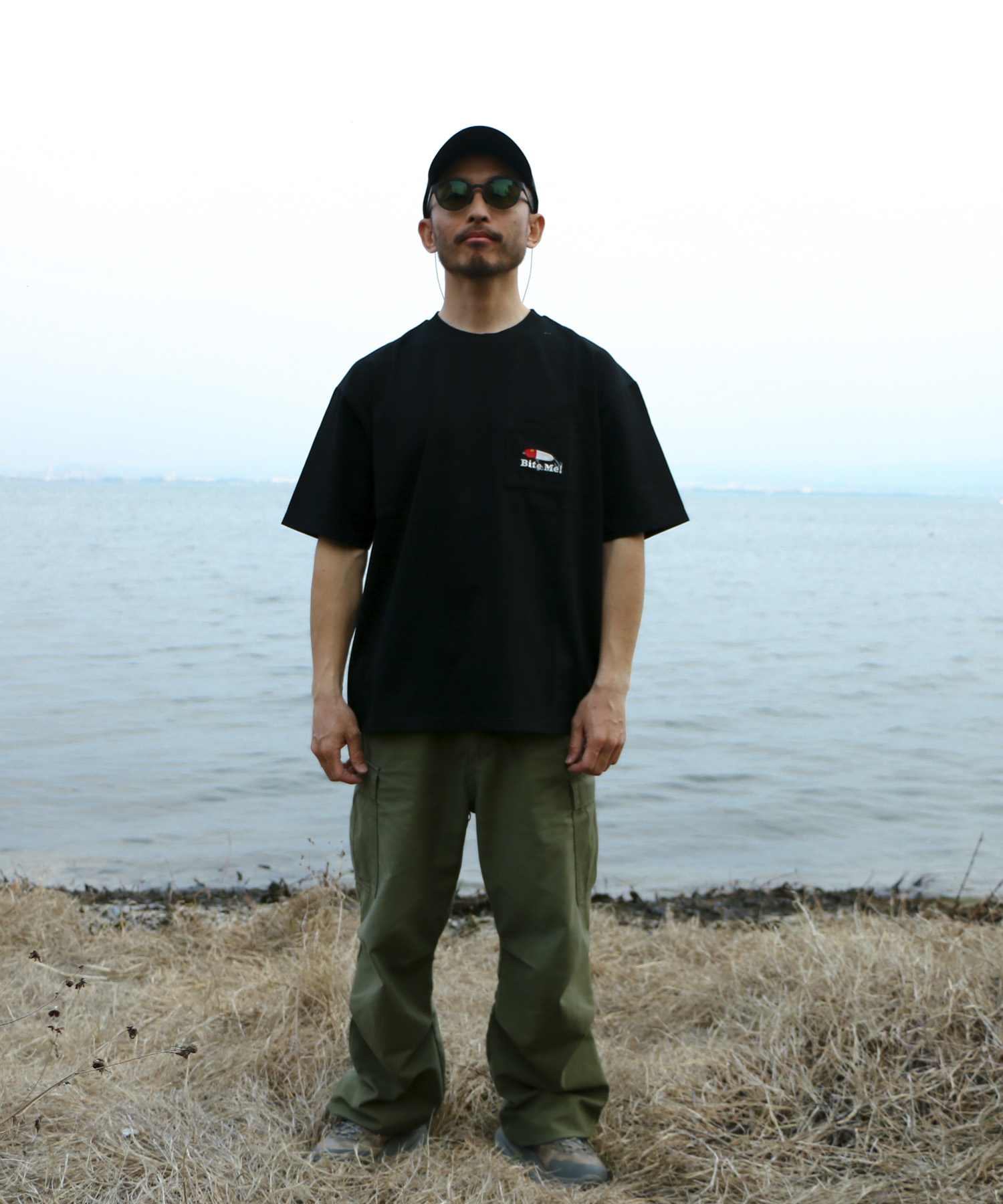 『別注』TASF×LAKE SEEKERS　BITE ME! ポケットTEE BLACK M