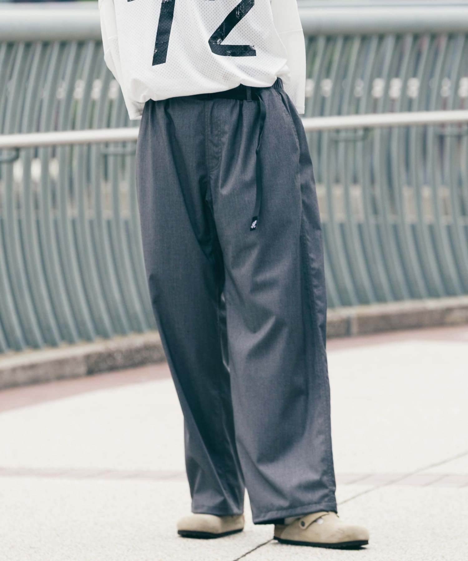 GRAY
