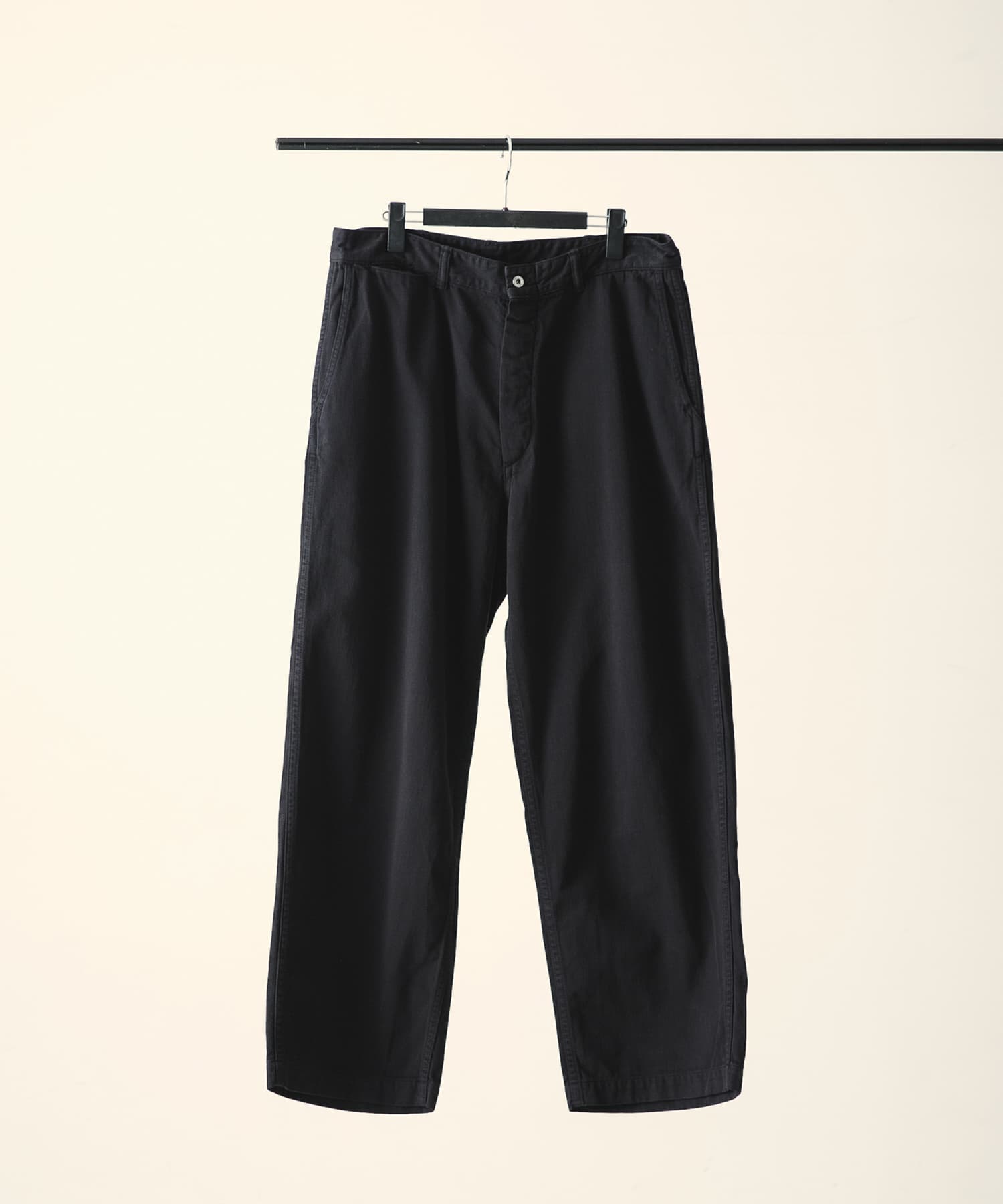 FUJI WOOL SILK TWO TUCK SLACKS(5 BLACK): ボトム｜URBAN RESEARCH