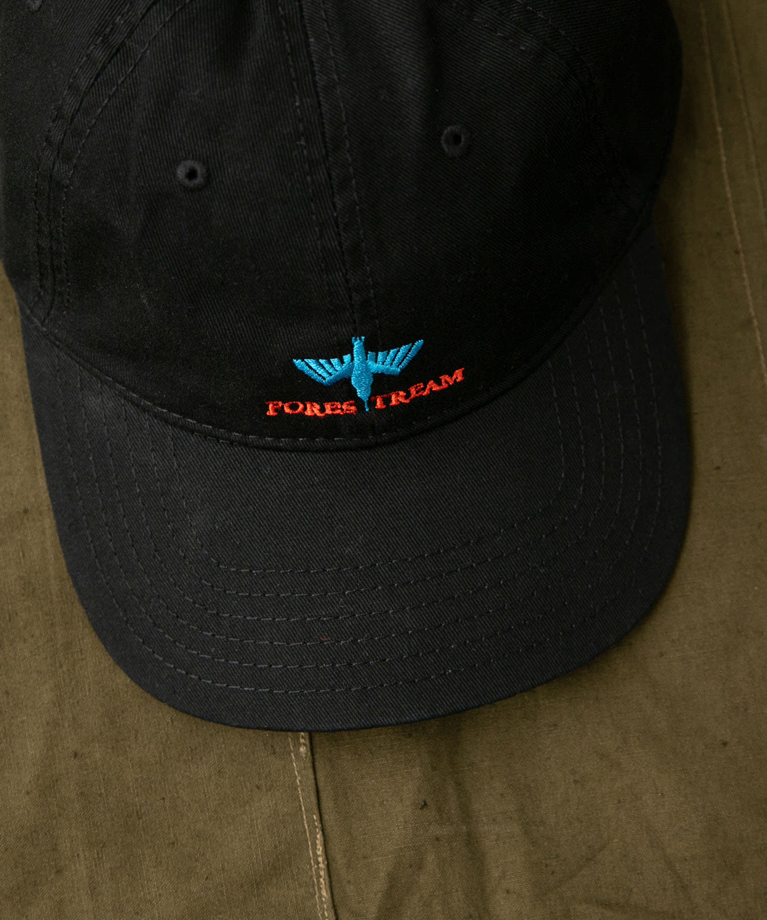 South2 West8 STRAP BACK CAP-FORESTREAM(One Black): 帽子|URBAN South2 West8 STRAP BACK CAP-FORESTREAM(One Black): 帽子|URBAN