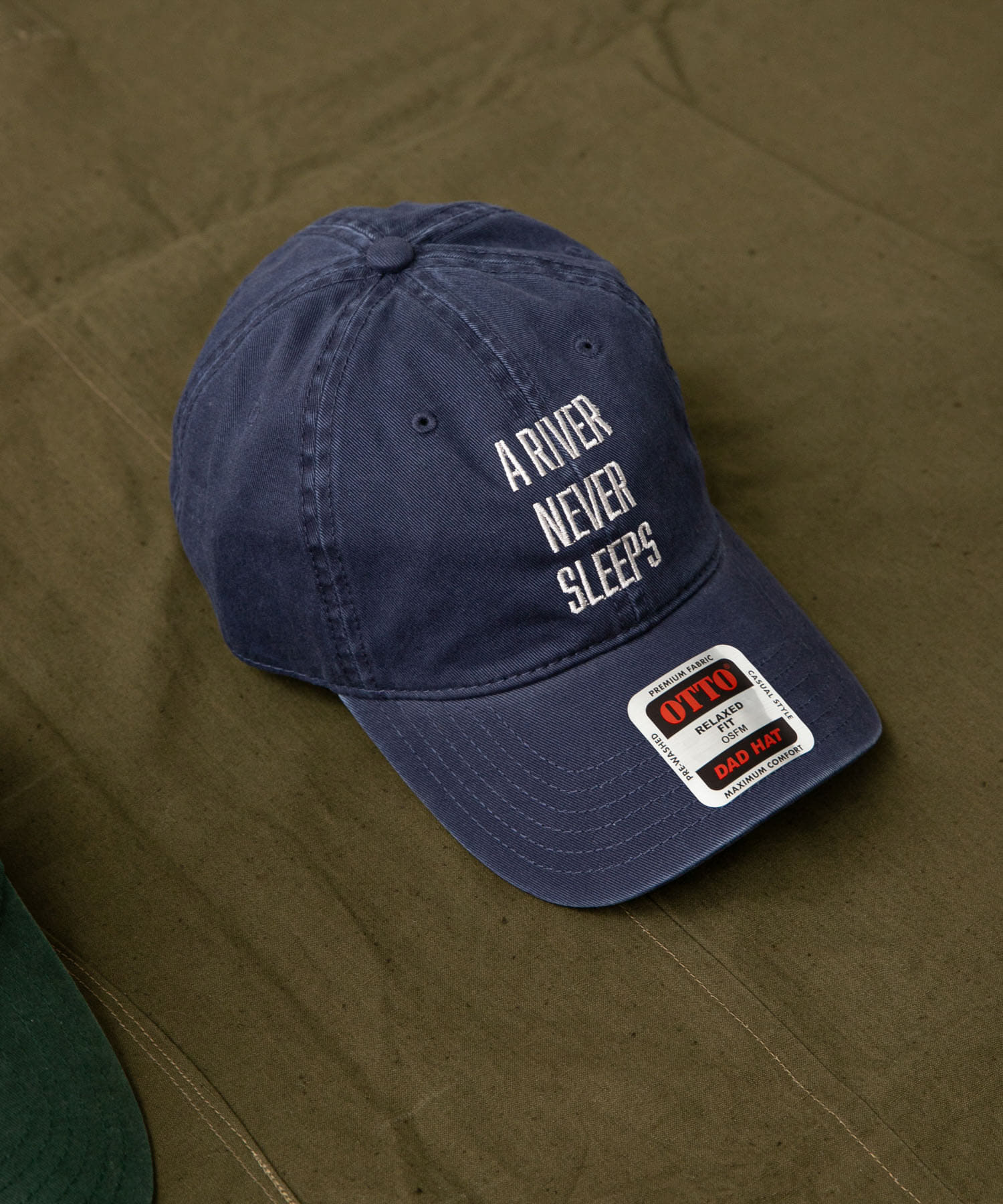 South2 West8　STRAP BACK CAP-A RIVER NEVER SLEEP Navy One