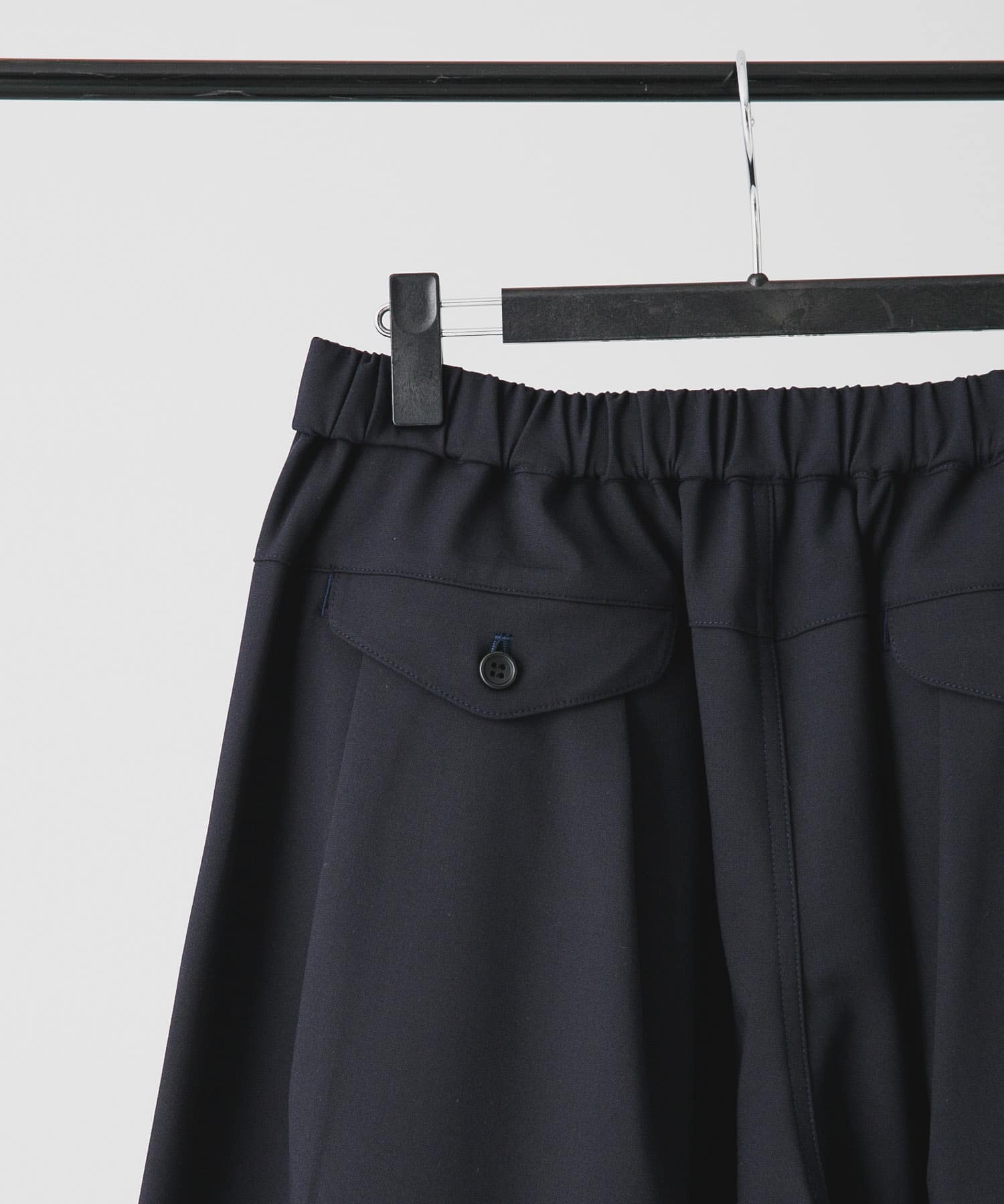 UNTRACE　_320 DARK NAVY 1