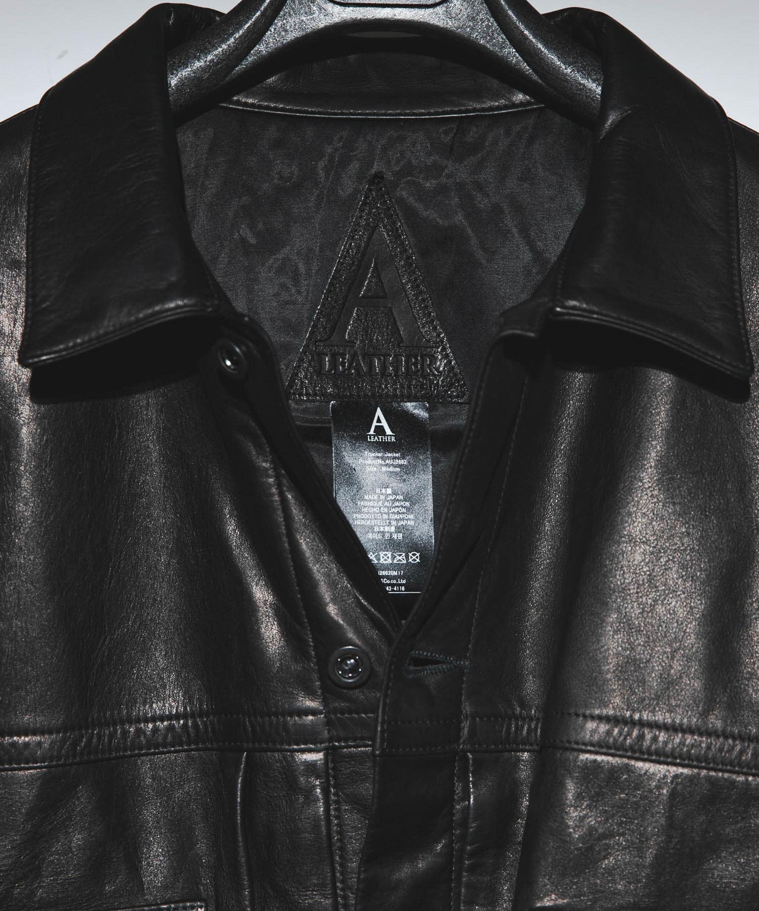 BLACK LUXE