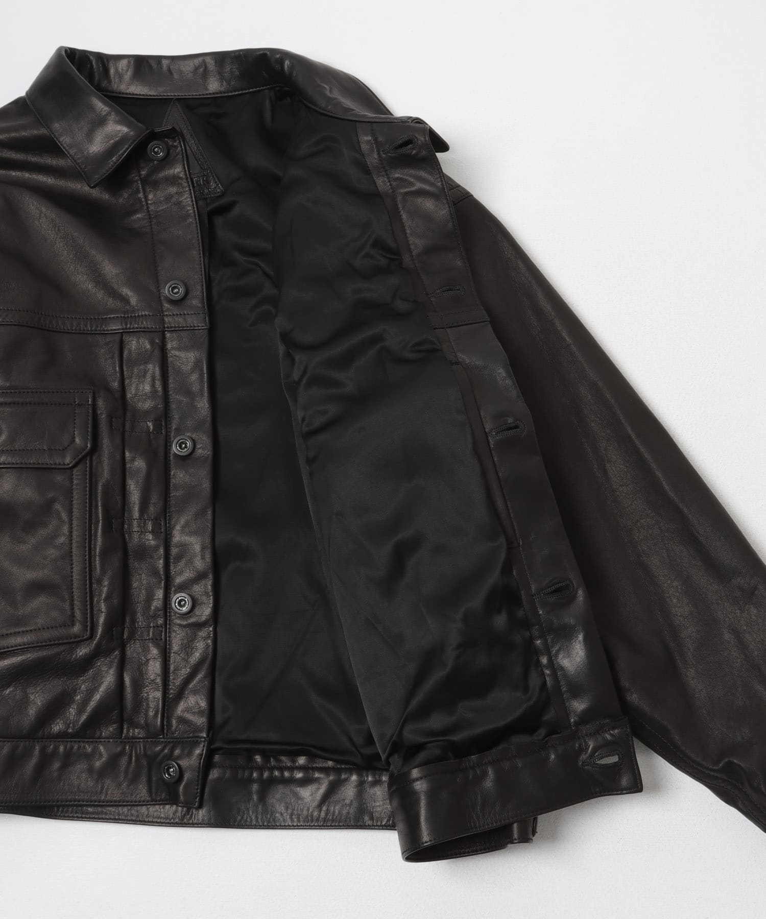 BLACK LUXE