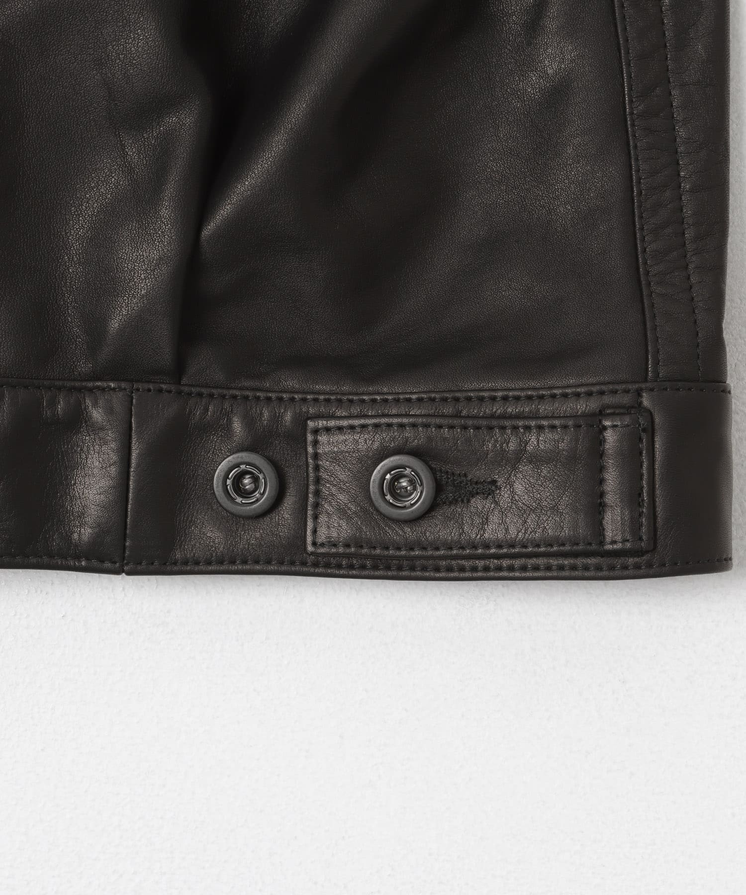 BLACK LUXE