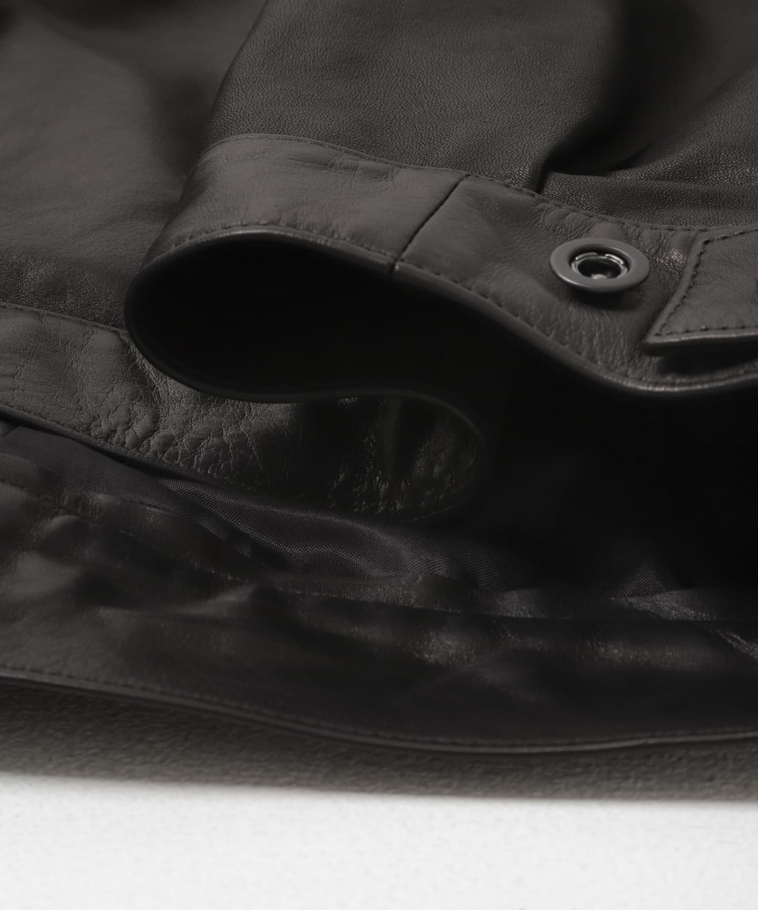 BLACK LUXE