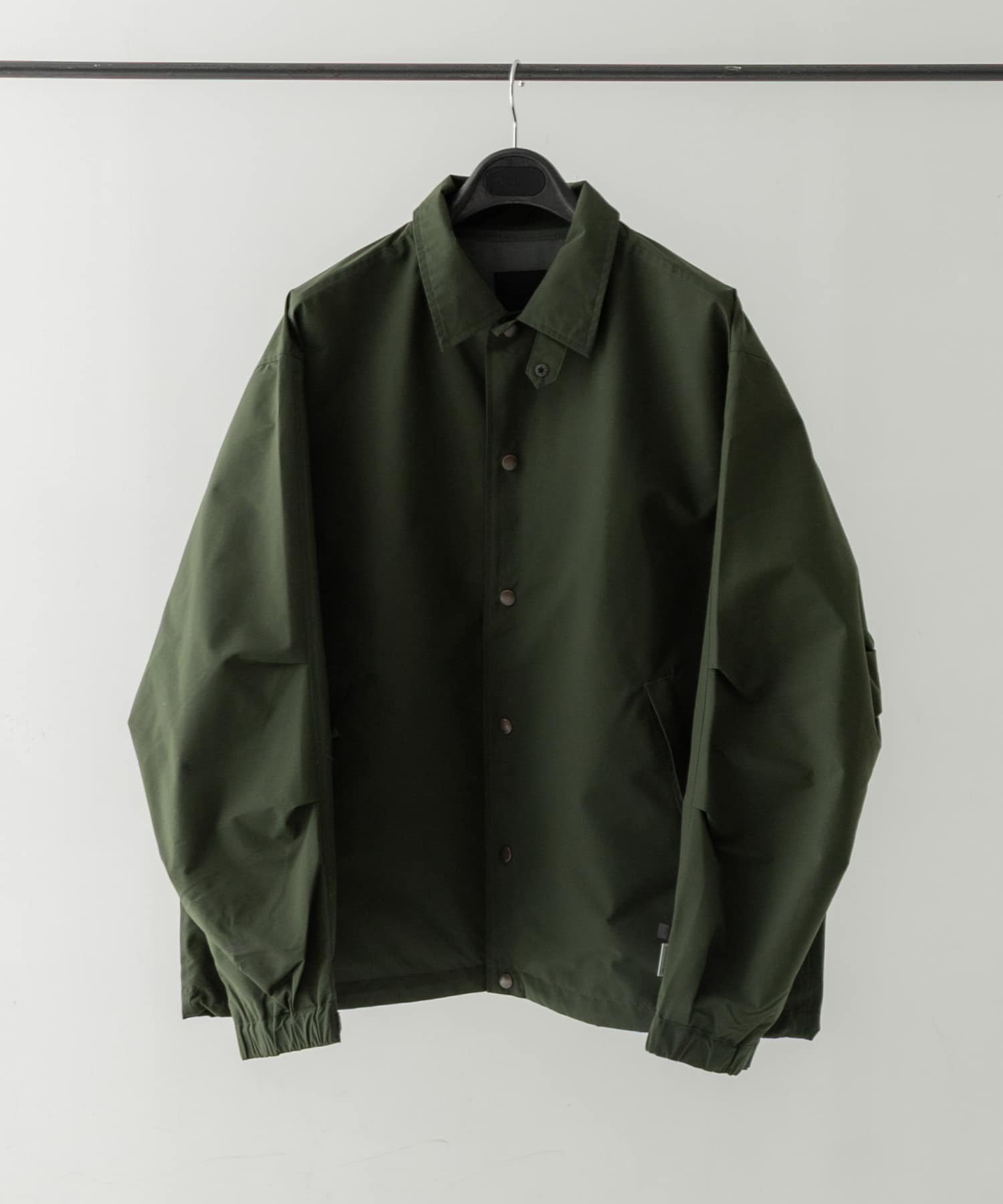 B.GREEN
