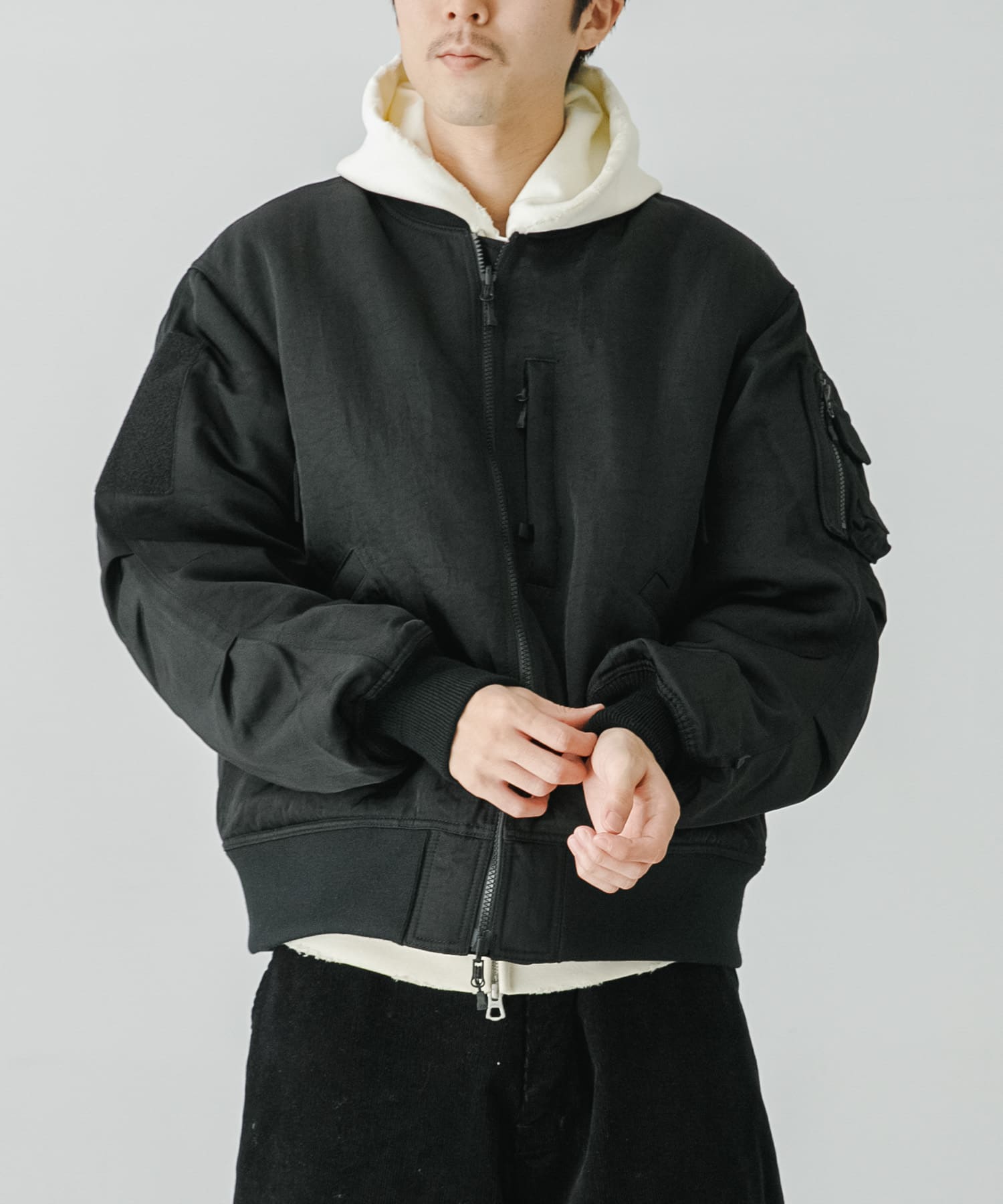 DAIWA PIER39　TECH REVERSIBLE MA-1 DOWN JACKET