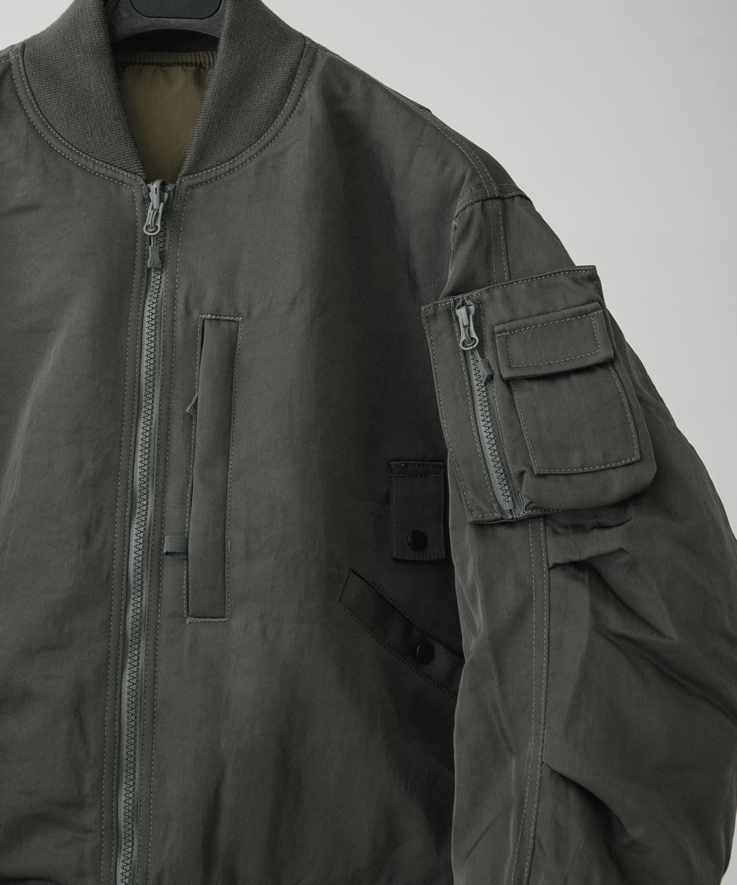 DAIWA PIER39　Ws TECH REVERSIBLE MA-1 DOWN JACKET CCLxOLIVE Free