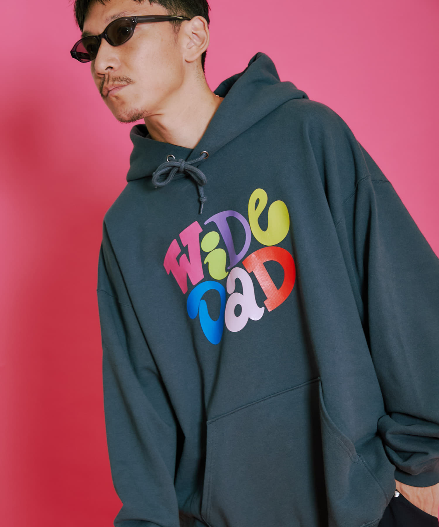 Wide Dad　GRAPHIC HOODIE WITH HATCH