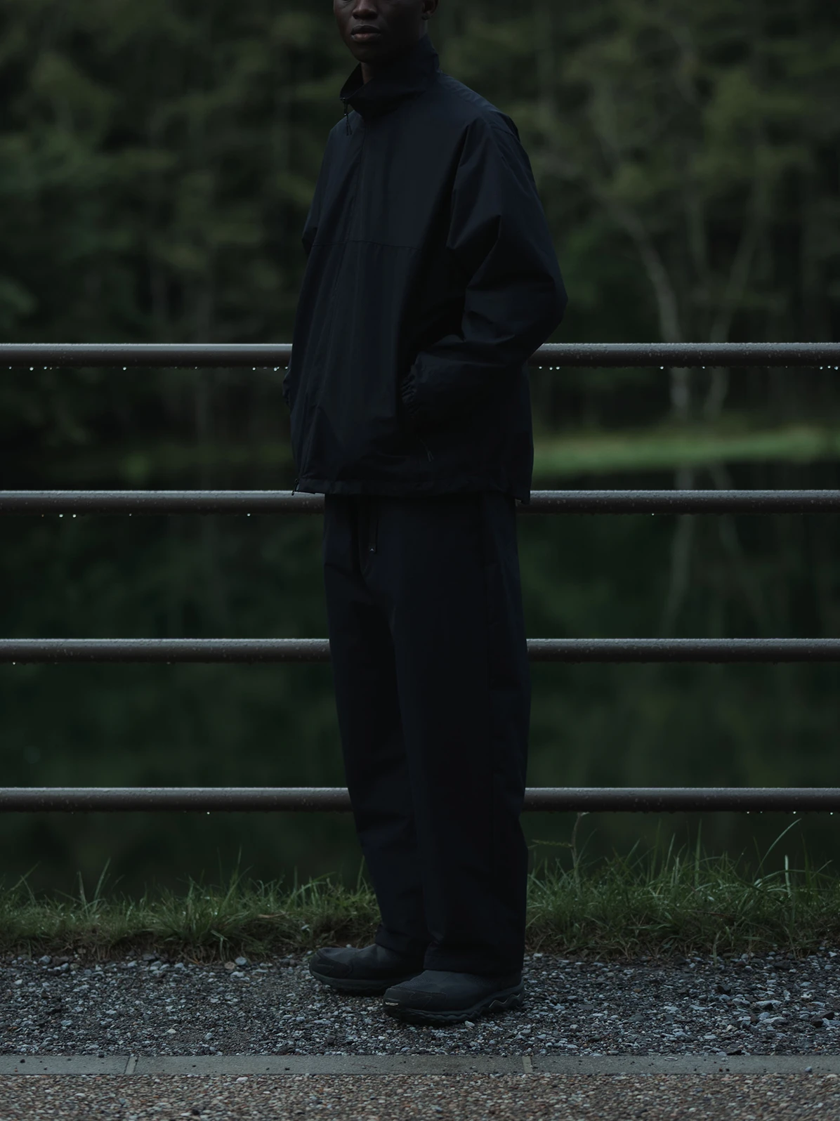 GORE-TEX WINDSTOPPER TRACK JACKET 着用イメージ(全身)
